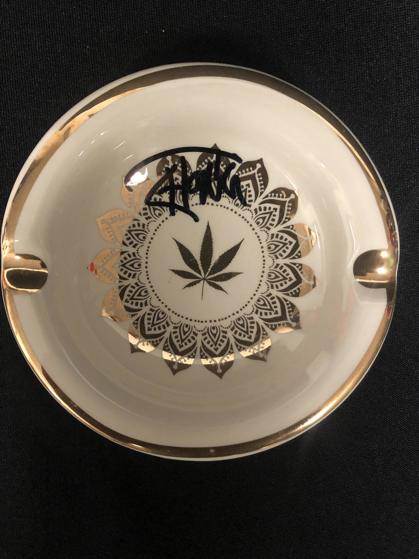 TOMMY CHONG SIGNED "420" ASHTRAY (GCG): TOMMY CHONG SIGNED "420" ASHTRAY (GCG)