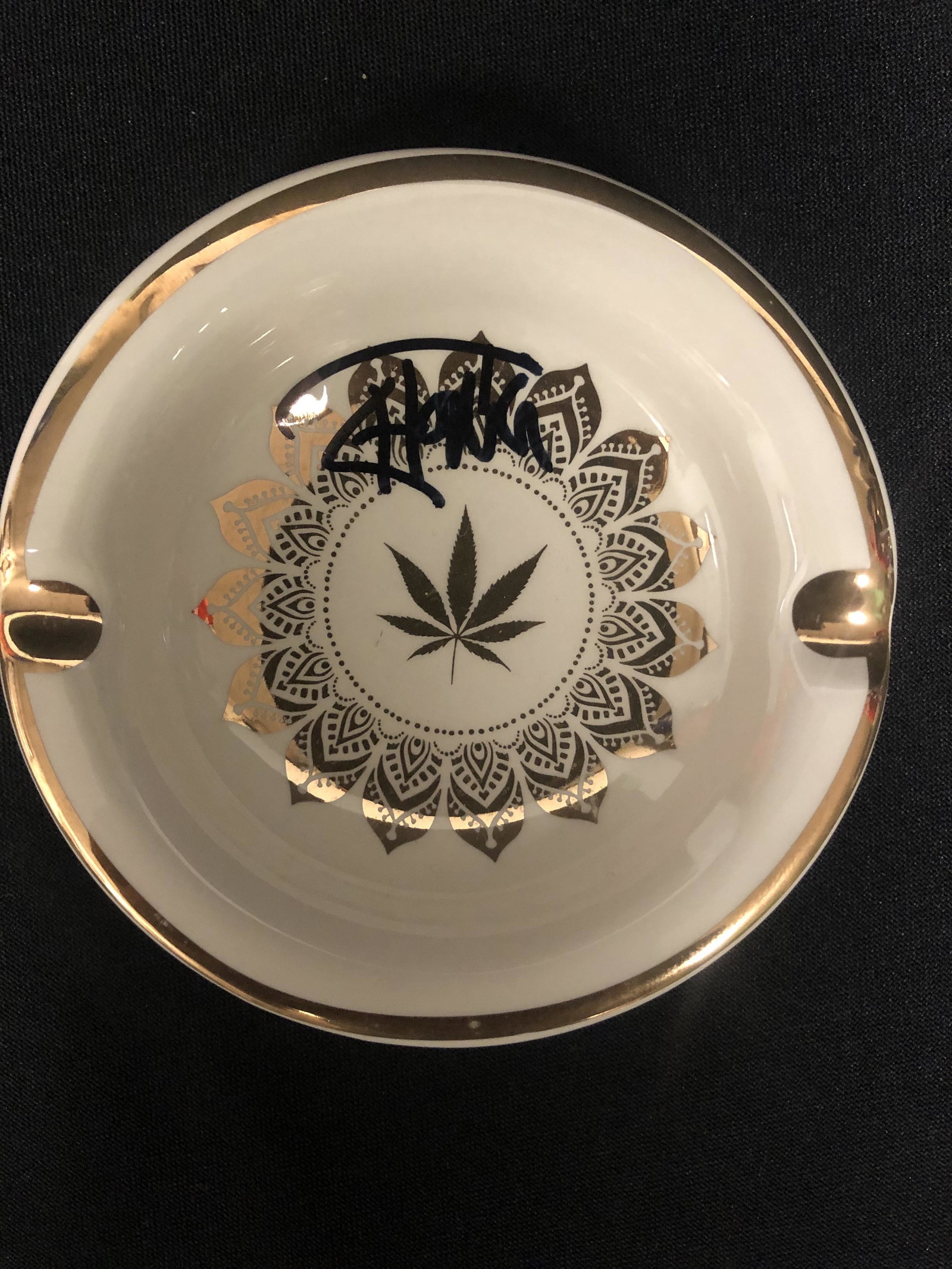 TOMMY CHONG SIGNED "420" ASHTRAY (GCG): TOMMY CHONG SIGNED "420" ASHTRAY (GCG)