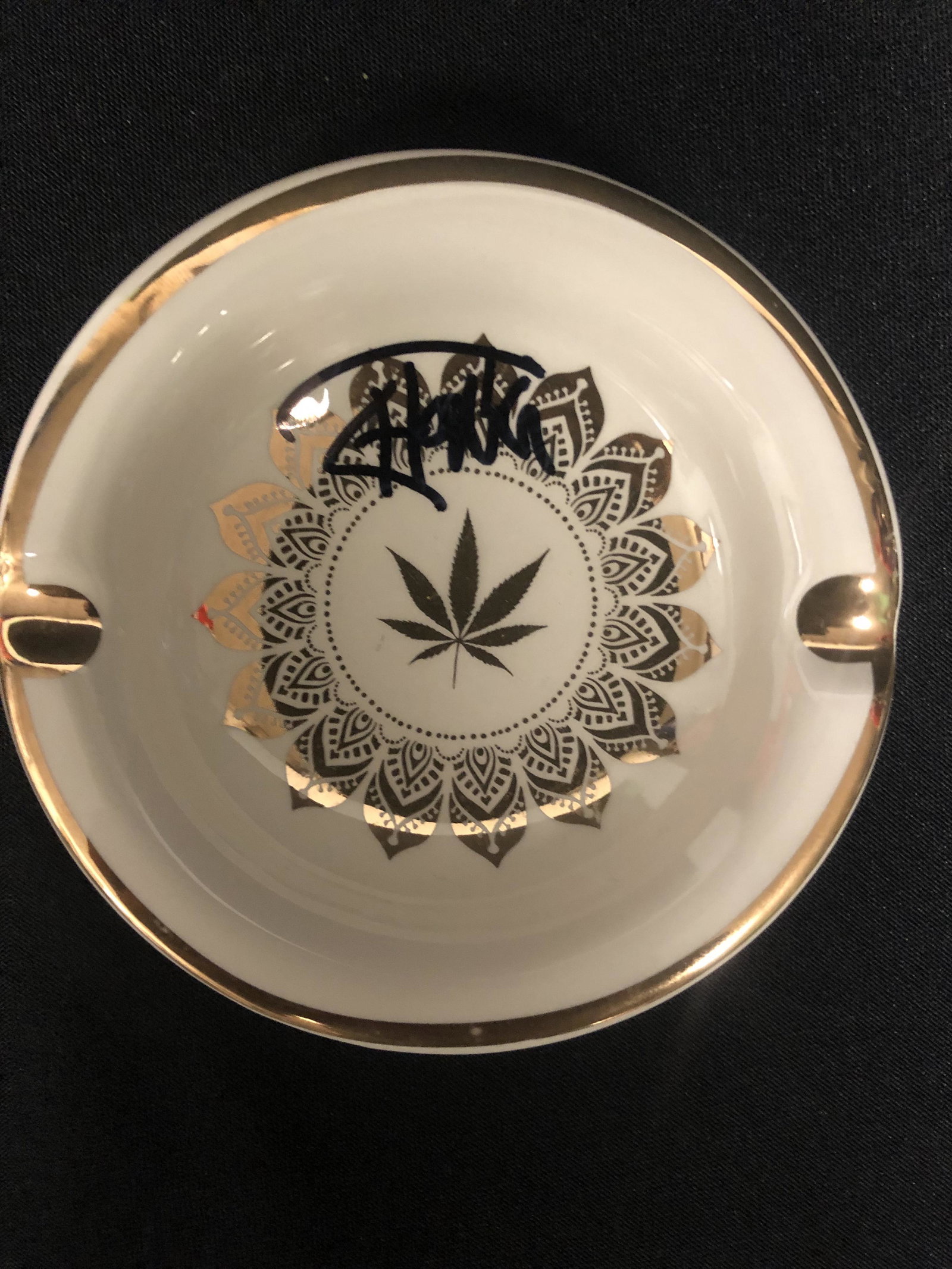 TOMMY CHONG SIGNED "420" ASHTRAY (GCG): TOMMY CHONG SIGNED "420" ASHTRAY (GCG)