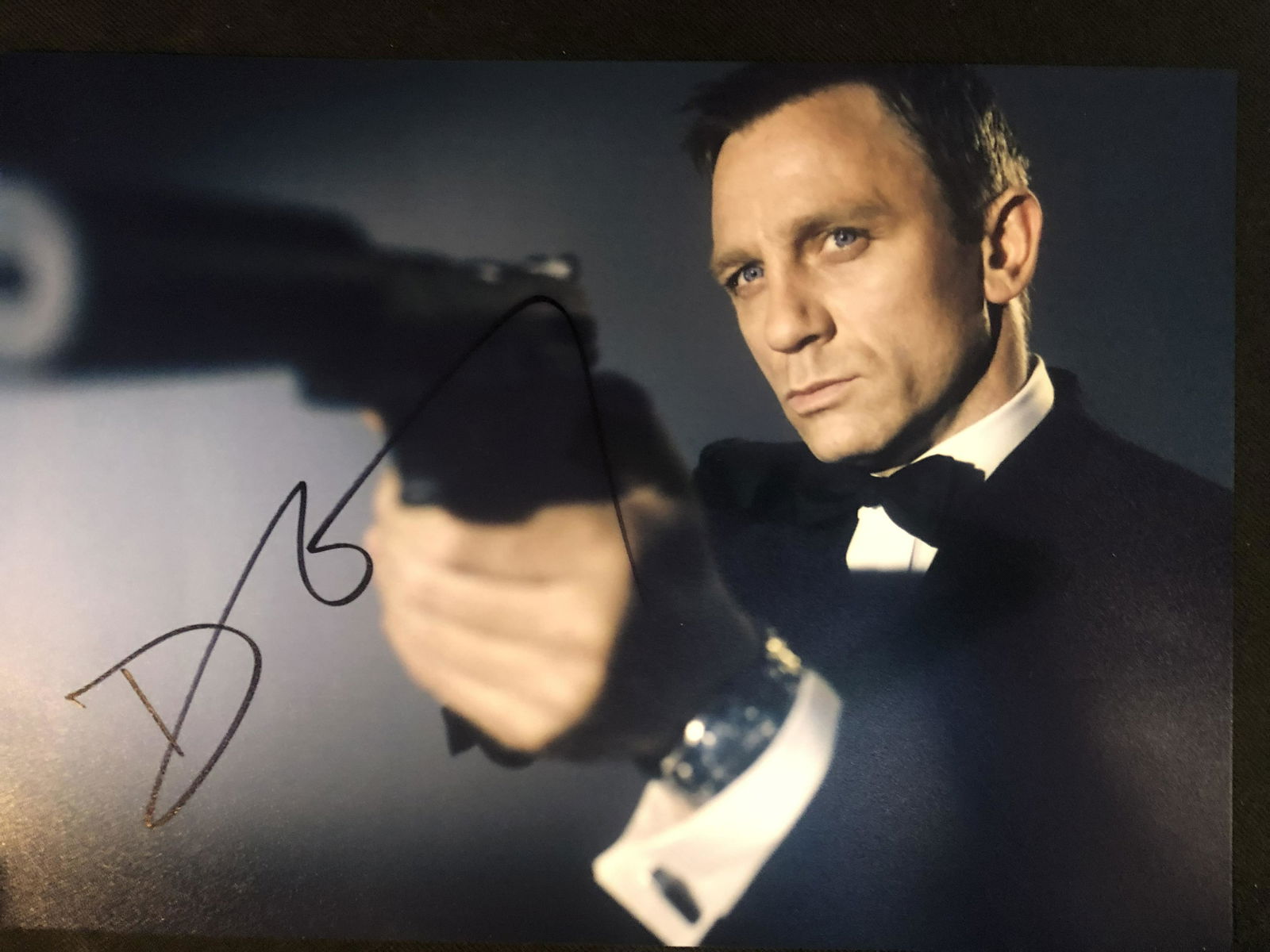 DANIEL CRAIG SIGNED 8X10 PHOTO (RA COA) (1 of 2)