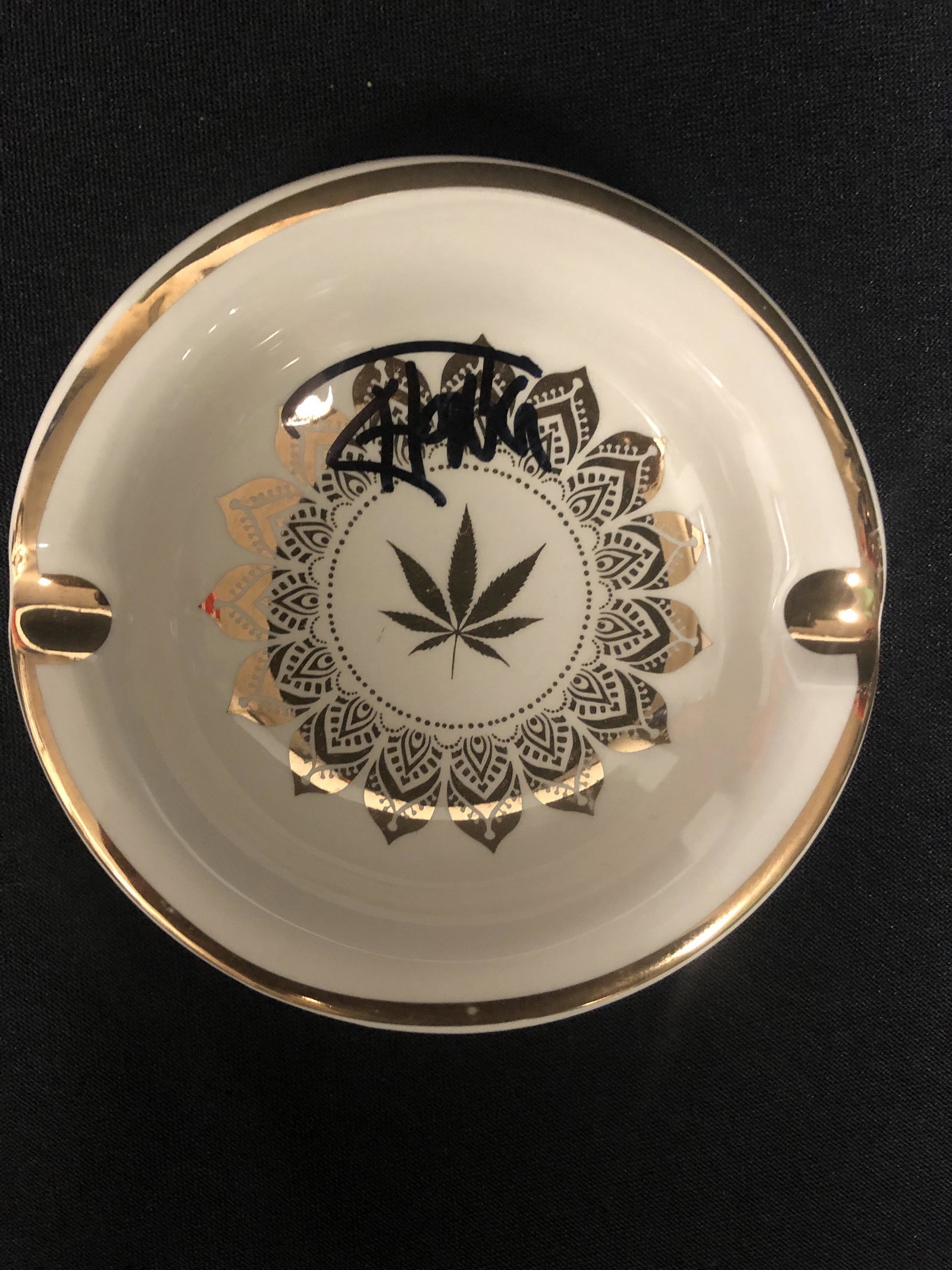TOMMY CHONG SIGNED "420" ASHTRAY (GCG): TOMMY CHONG SIGNED "420" ASHTRAY (GCG)