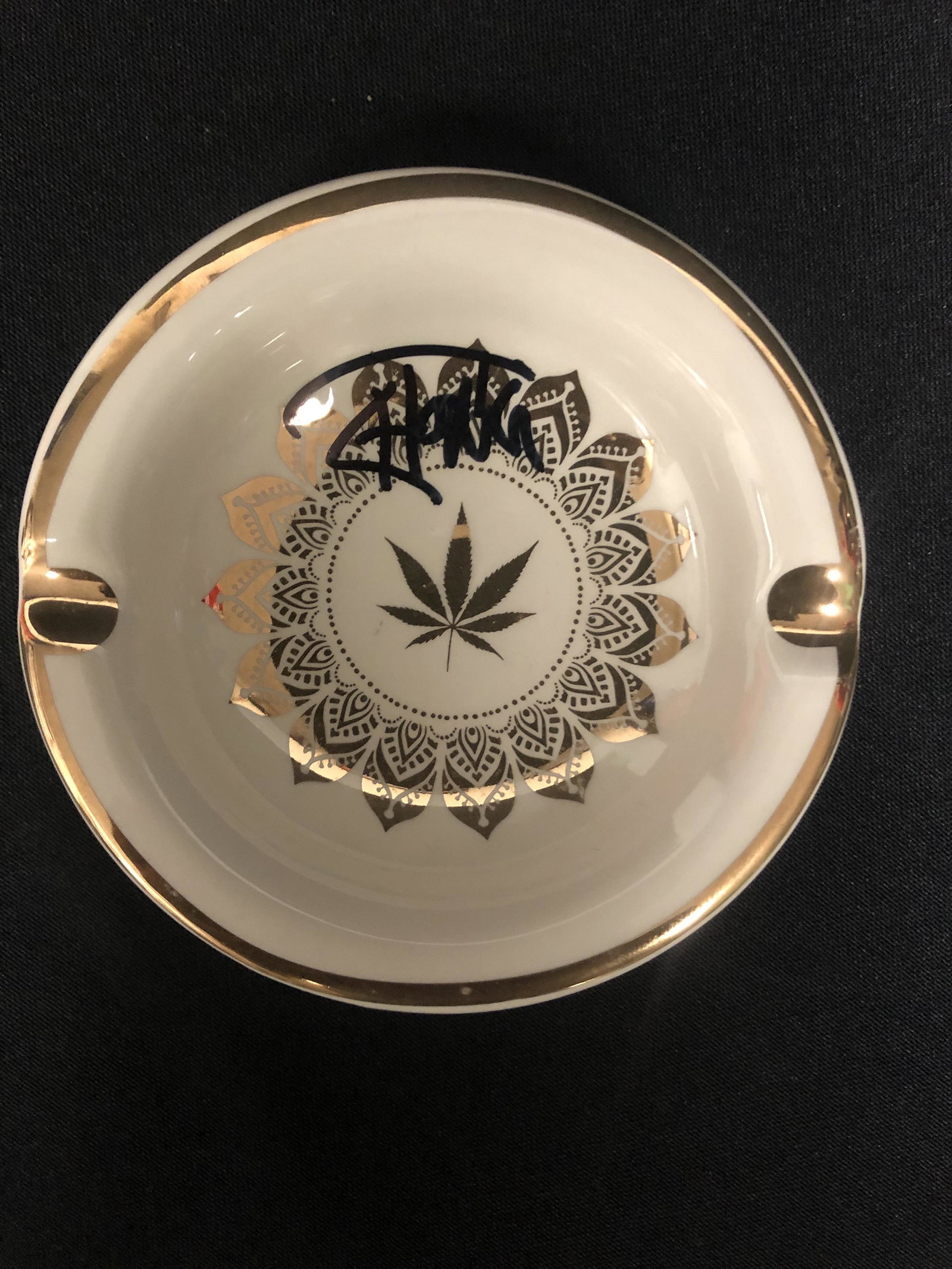 TOMMY CHONG SIGNED "420" ASHTRAY (GCG): TOMMY CHONG SIGNED "420" ASHTRAY (GCG)
