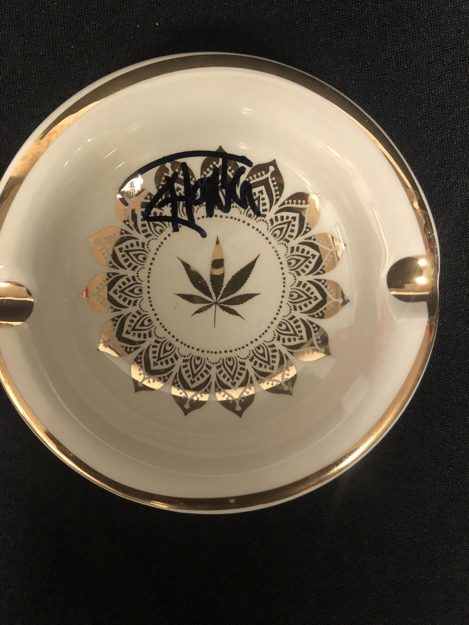 TOMMY CHONG SIGNED "420" ASHTRAY (GCG): TOMMY CHONG SIGNED "420" ASHTRAY (GCG)