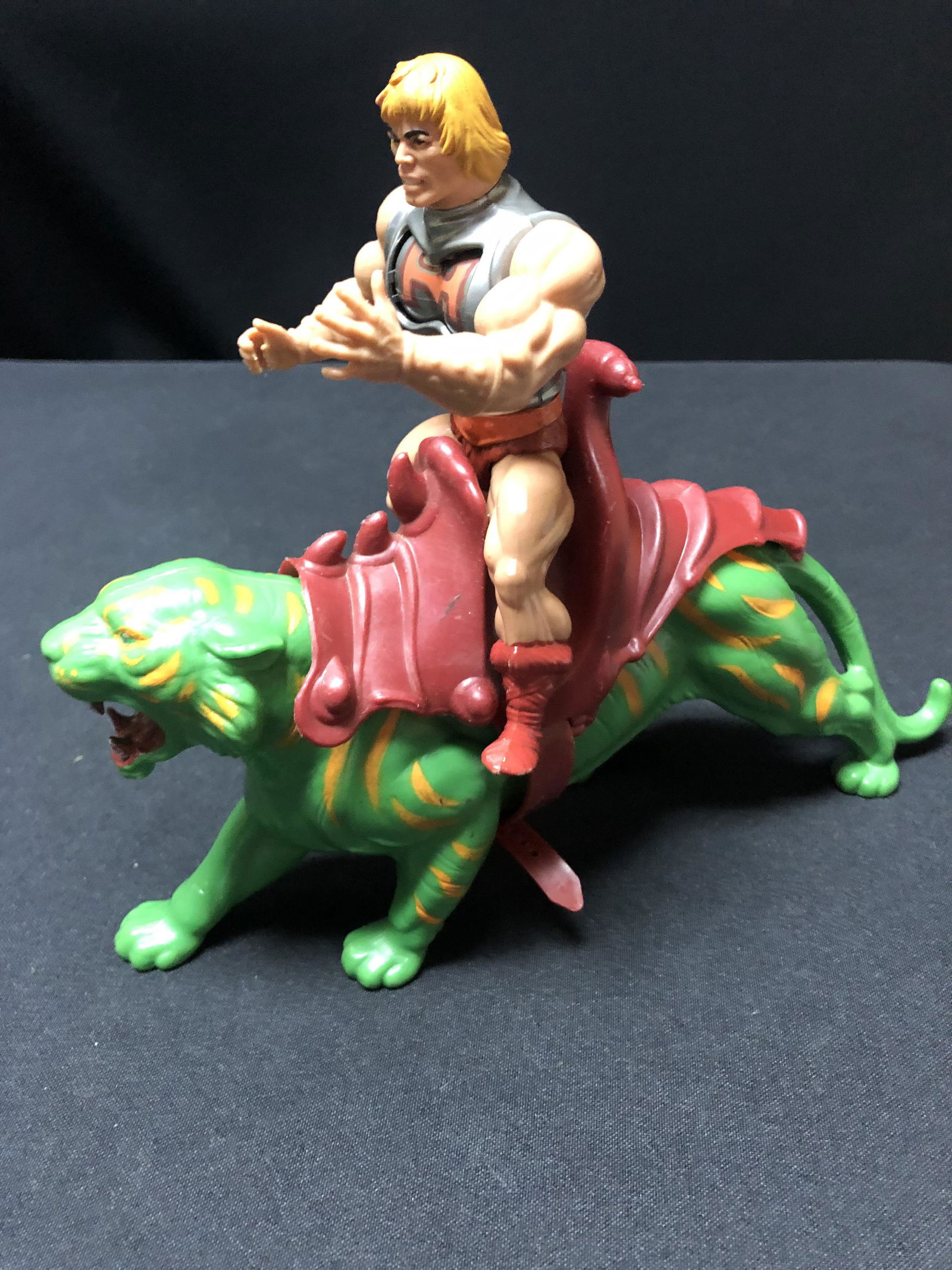 Vintage Mattel MOTU Masters Of The Universe He-Man & Battle Cat Action Figures (1 of 2)