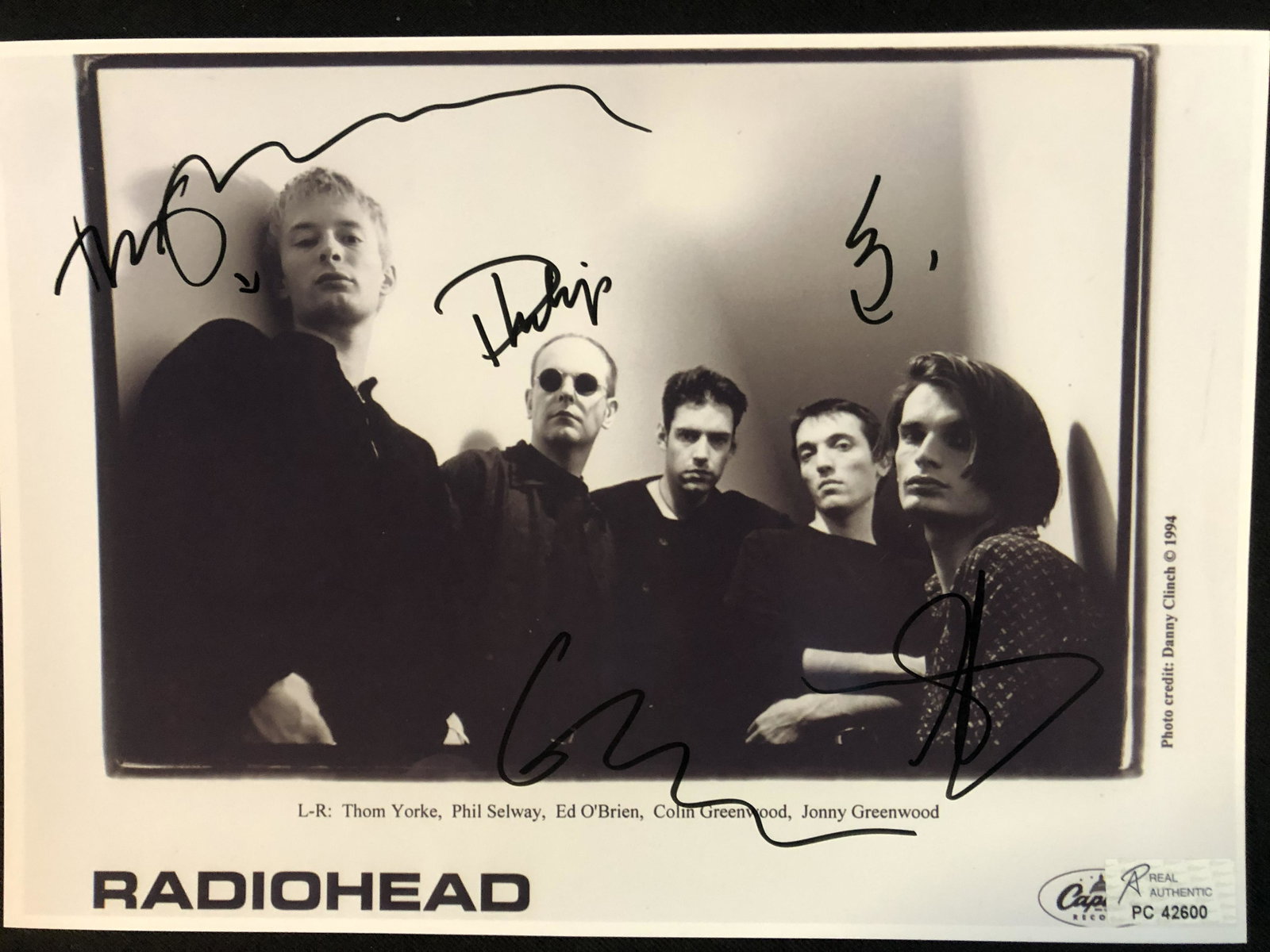 RADIOHEAD BAND SIGNED 8X10 PHOTO (RA COA): RADIOHEAD BAND SIGNED 8X10 PHOTO (RA COA)