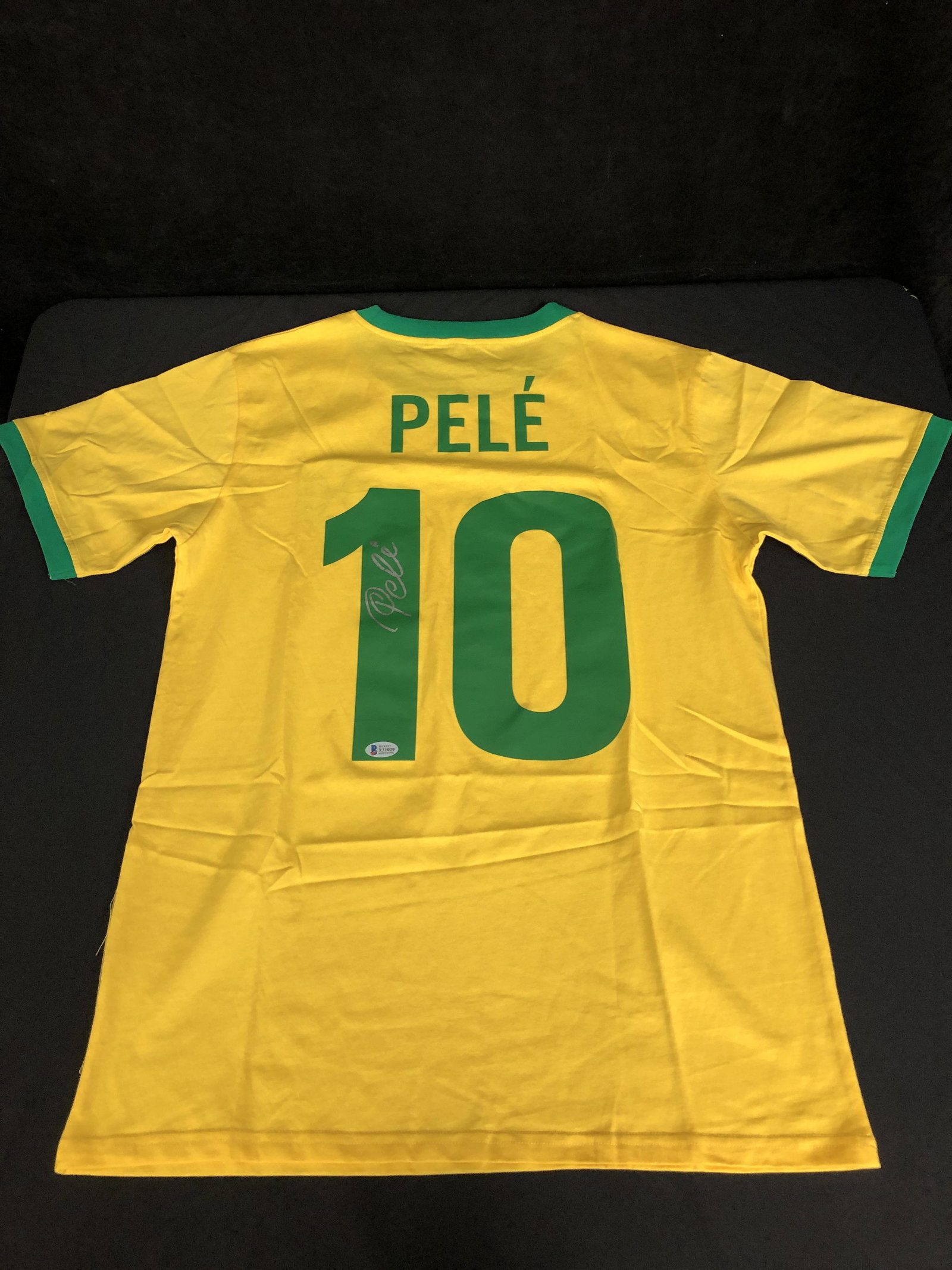 PELE SIGNED BRAZIL PRO STYLE JERSEY (BECKETT COA) (1 of 3)