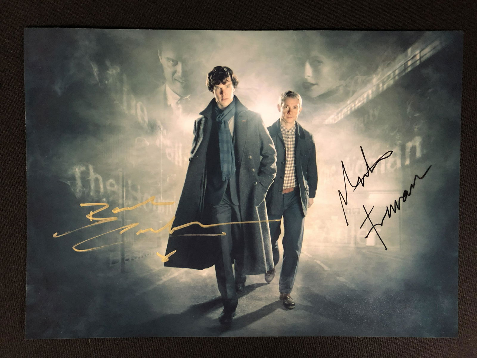 BENEDICT CUMBERBATCH AND MARTIN FREEMAN DUAL-SIGNED 8X10 PHOTO (REAL AUTHENTIC COA) (1 of 2)