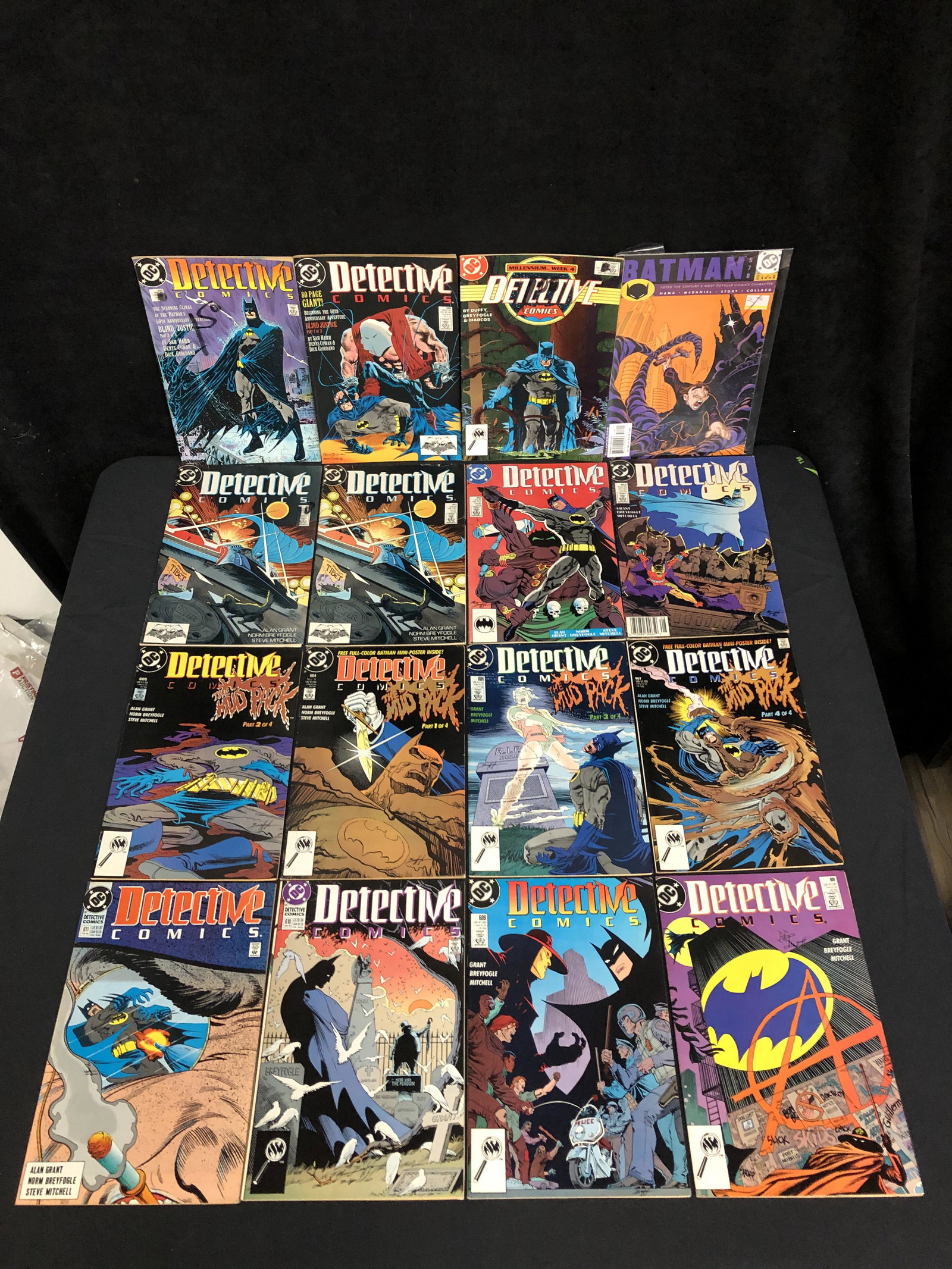 DETECTIVE COMICS BOOK LOT (DC COMICS) (1 of 1)