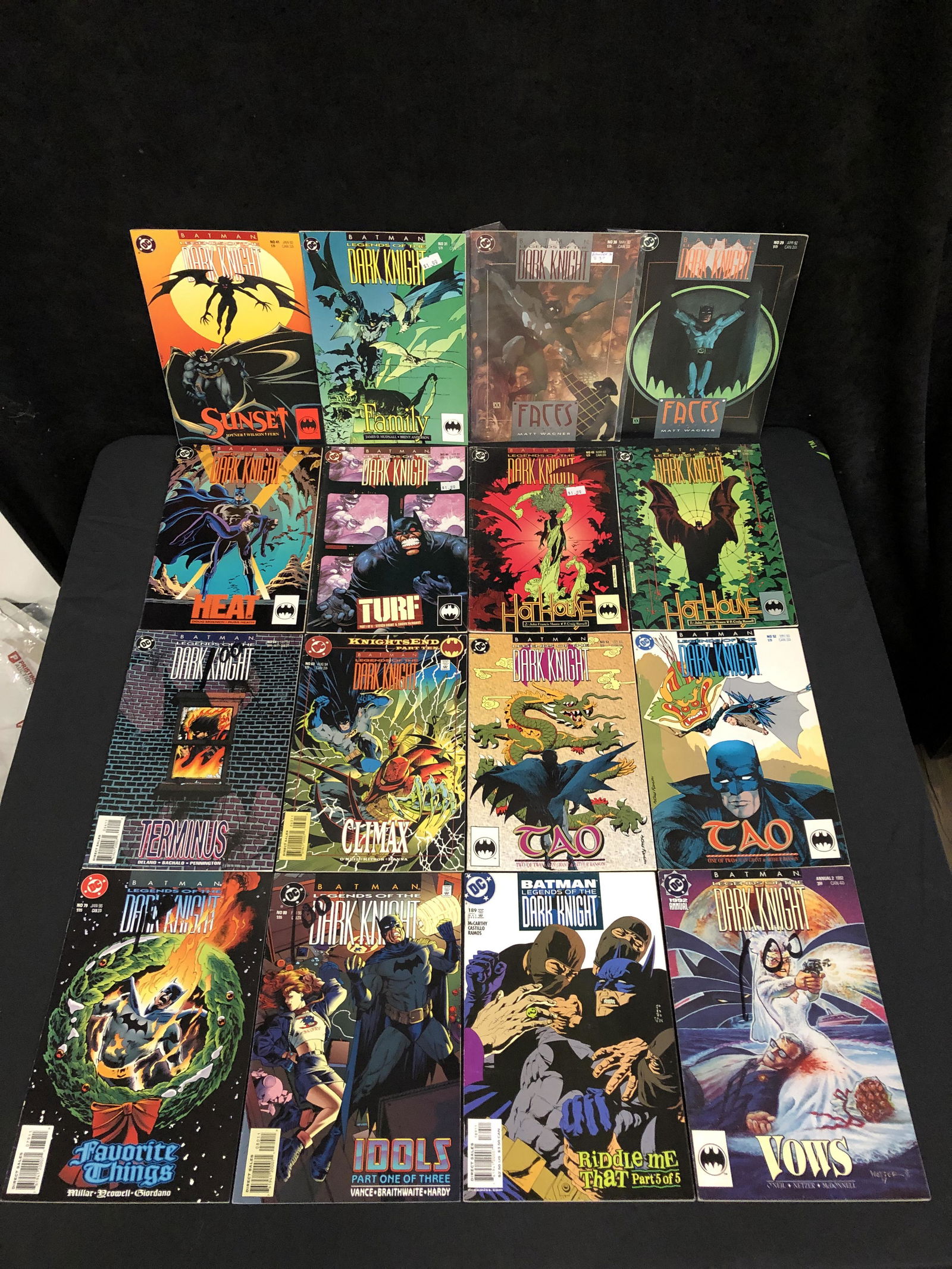 BATMAN LEGENDS OF THE DARK KNIGHT COMIC BOOK LOT (DC COMICS) (1 of 1)