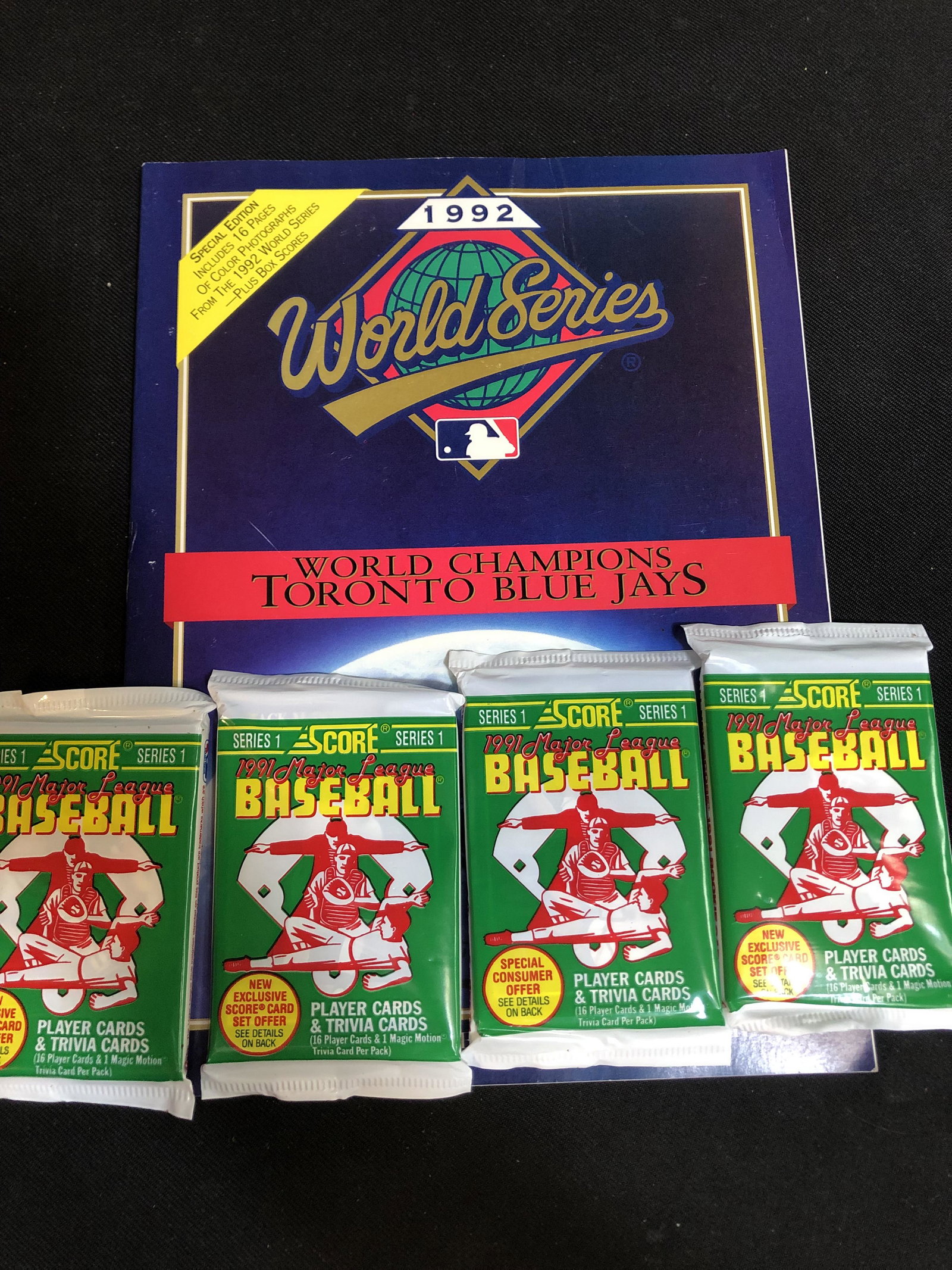 1991 SCORE BASEBALL SERIES 1 BASEBALL CARD PACKS w/ 1992 WORLD SERIES CHAMPIONS BLUE JAYS PROGRAM (1 of 1)