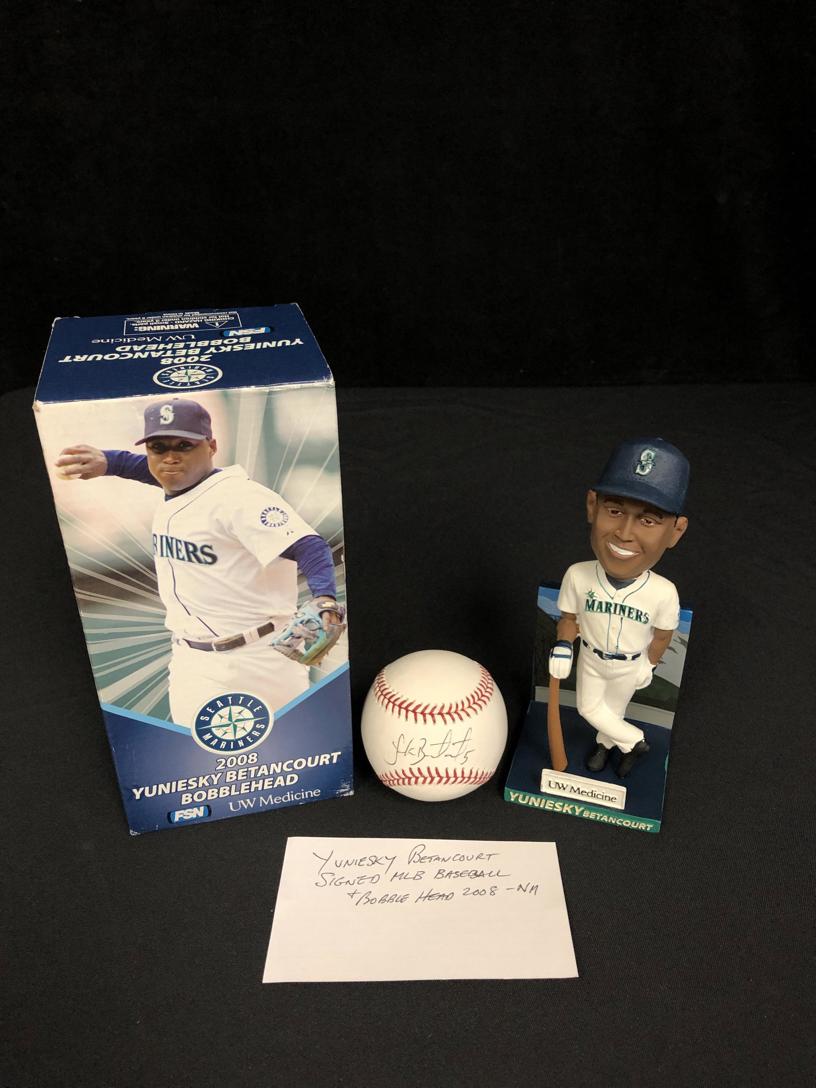 YUNIESKY BETANCOURT SIGNED MLB BASEBALL   BOBBLE HEAD (1 of 3)