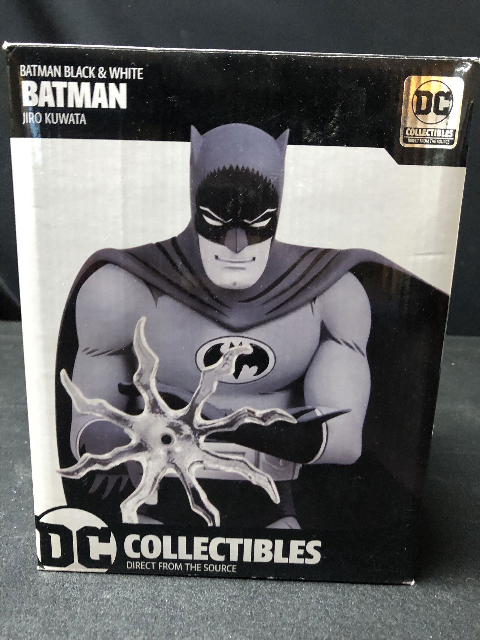 BATMAN BLACK & WHITE JIRO KUWATA STATUE FIGURE DC COLLECTIBLES (1 of 1)