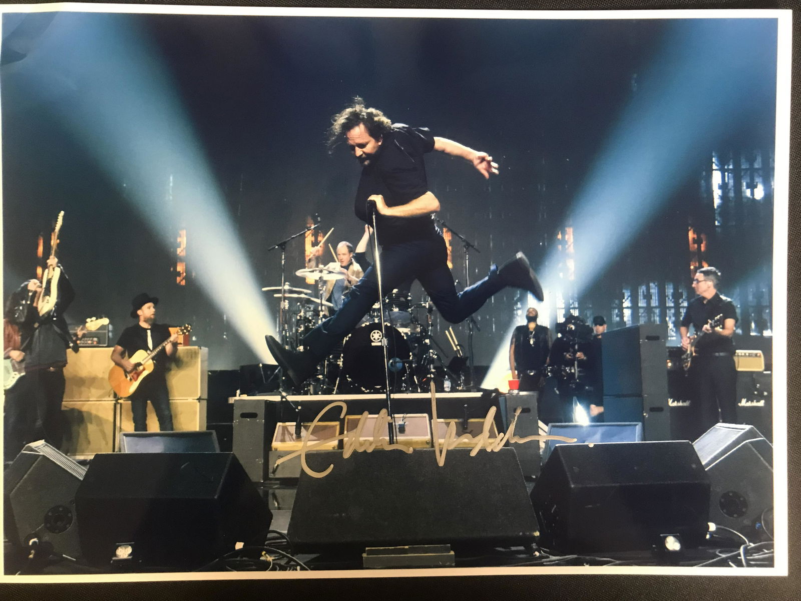 EDDIE VEDDER SIGNED 8X10 PHOTO (RA COA) (1 of 2)