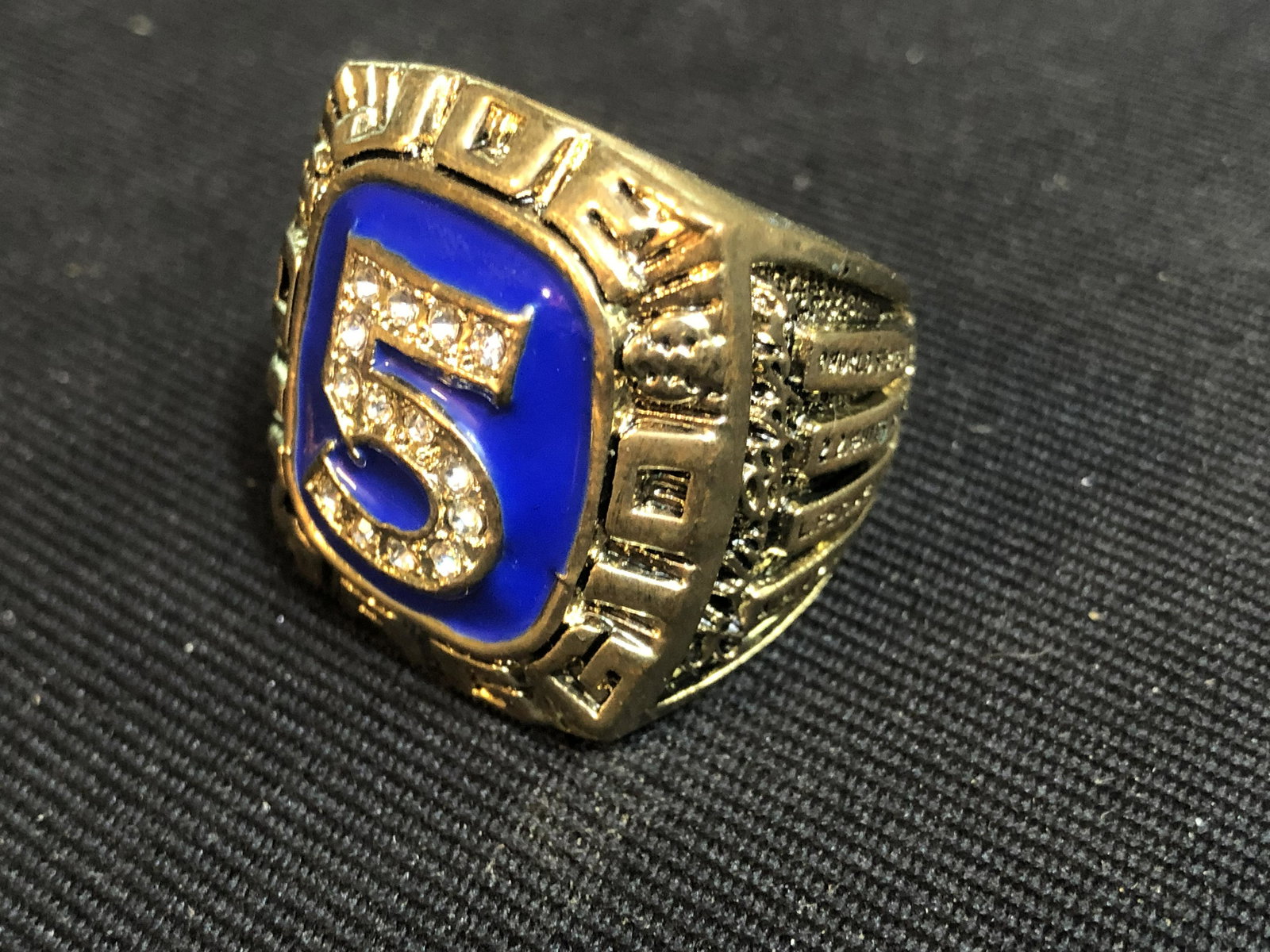 JOE DiMAGGIO #5 MOST VALUABLE PLAYER "JOSEPH PAUL DiMAGGIO" CHAMPIONSHIP REPLICA RING (1 of 3)