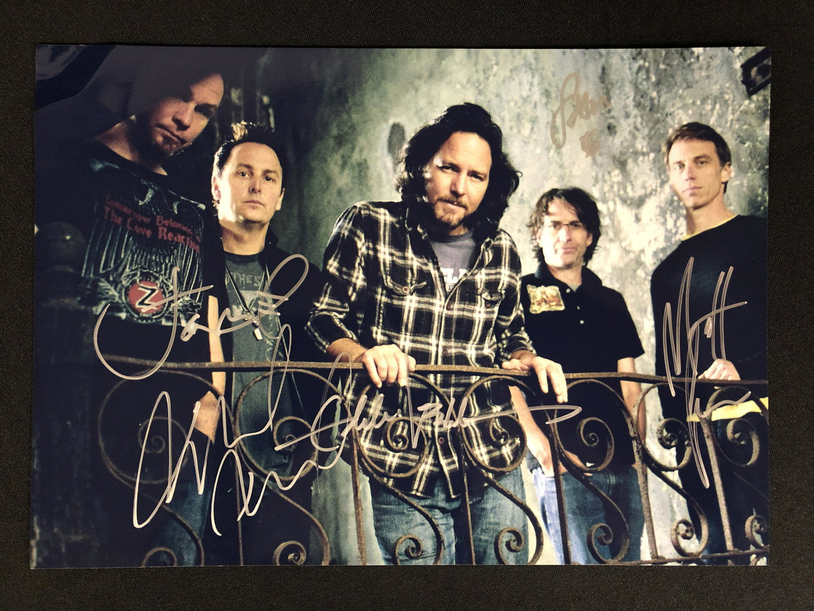 PEARL JAM BAND SIGNED 8 X 0 (RA COA) (1 of 2)