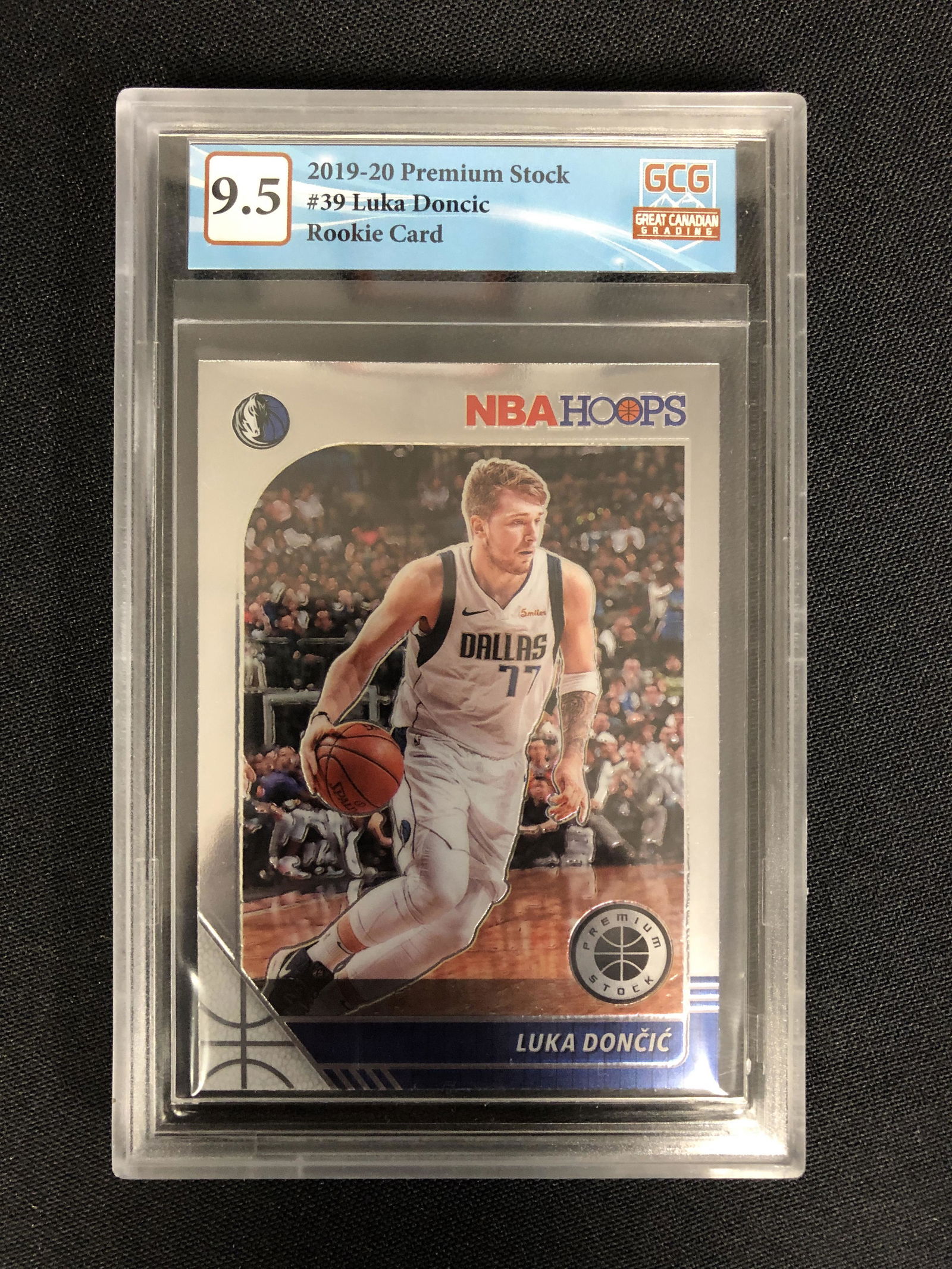 2019-20 PREMIUM STOCK NO.39 LUKA DONCIC ROOKIE CARD (GCG 9.5) (1 of 2)