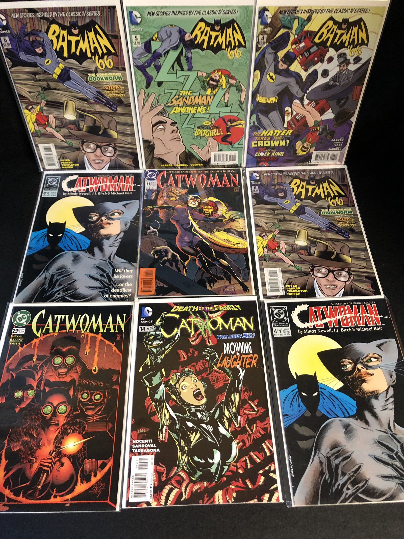 ASSORTED BATMAN/CATWOMAN COMIC BOOK LOT: ASSORTED BATMAN/CATWOMAN COMIC BOOK LOT