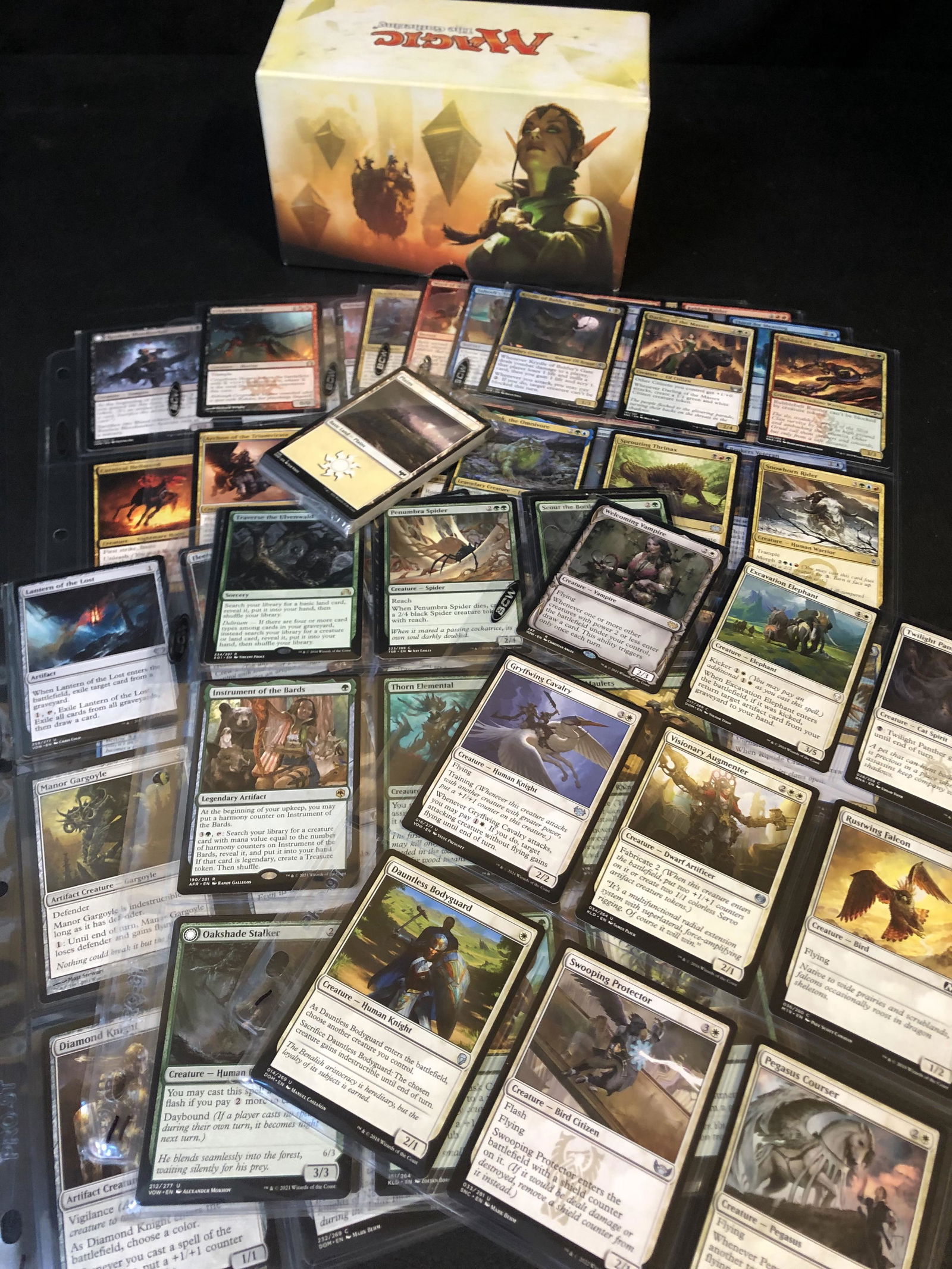 LARGE MAGIC THE GATHERING CARD LOT (1 of 1)
