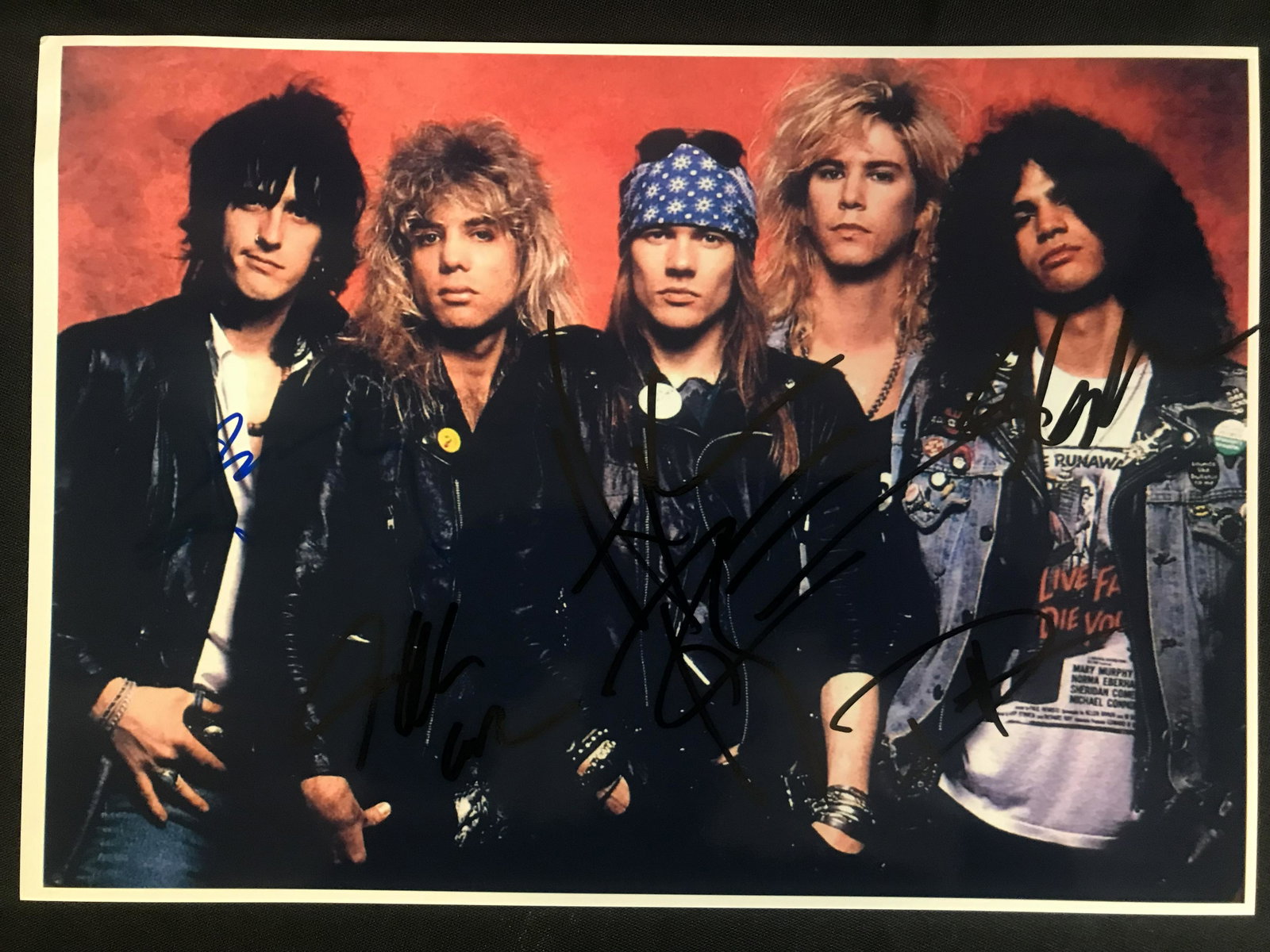 GUNS 'N' ROSES BAND SIGNED 8X10 PHOTO (RA COA): GUNS 'N' ROSES BAND SIGNED 8X10 PHOTO (RA COA)