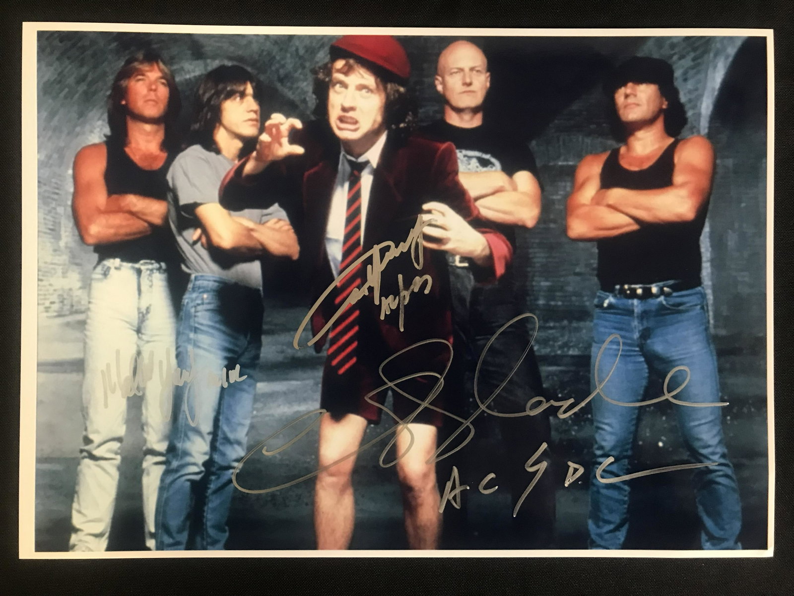 ACDC BAND SIGNED 8 X 10 (RA COA): ACDC BAND SIGNED 8 X 10 (RA COA)