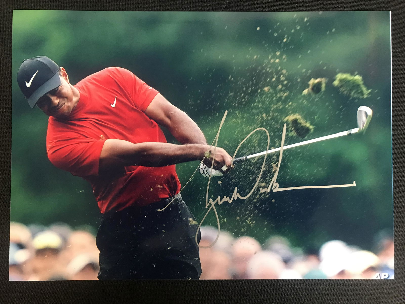 TIGER WOODS SIGNED 8X10 PHOTO (RA COA) (1 of 2)