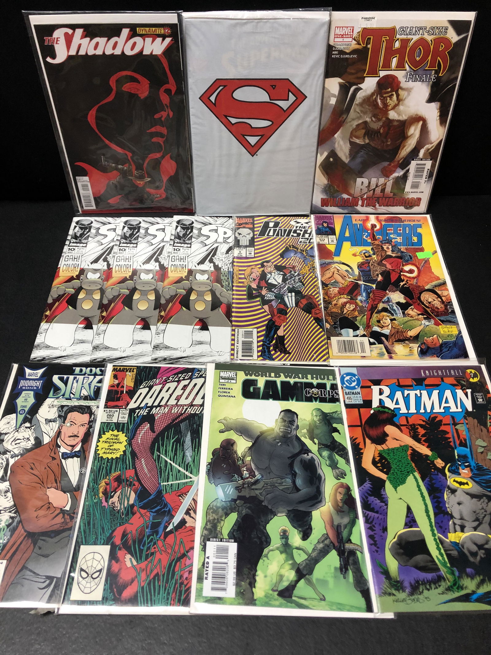 MARVEL AND DC SUPER HERO COMIC LOT (1 of 1)