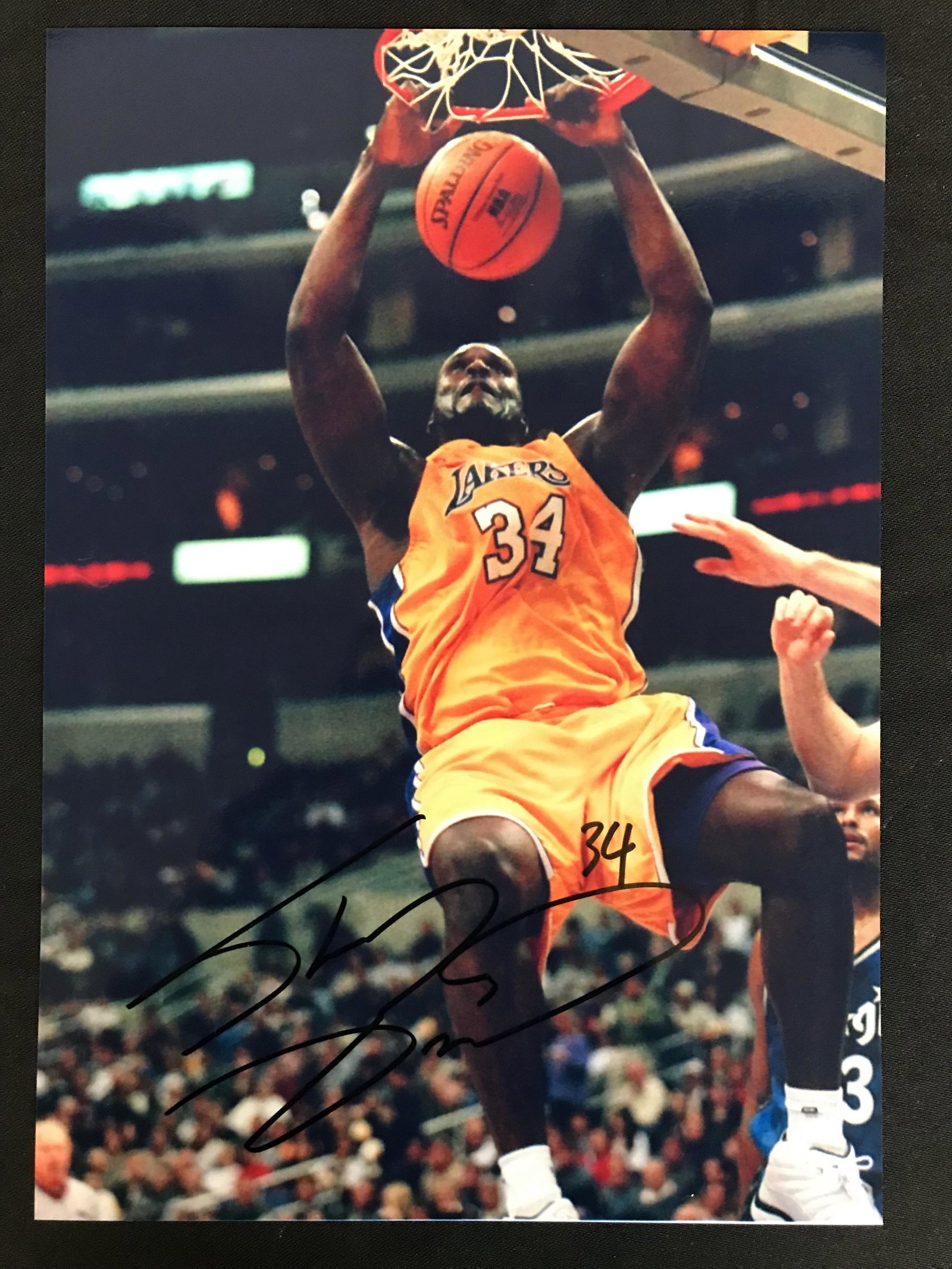 SHAQUILLE ONEAL SIGNED 8 X 10 (RA COA): SHAQUILLE ONEAL SIGNED 8 X 10 (RA COA)