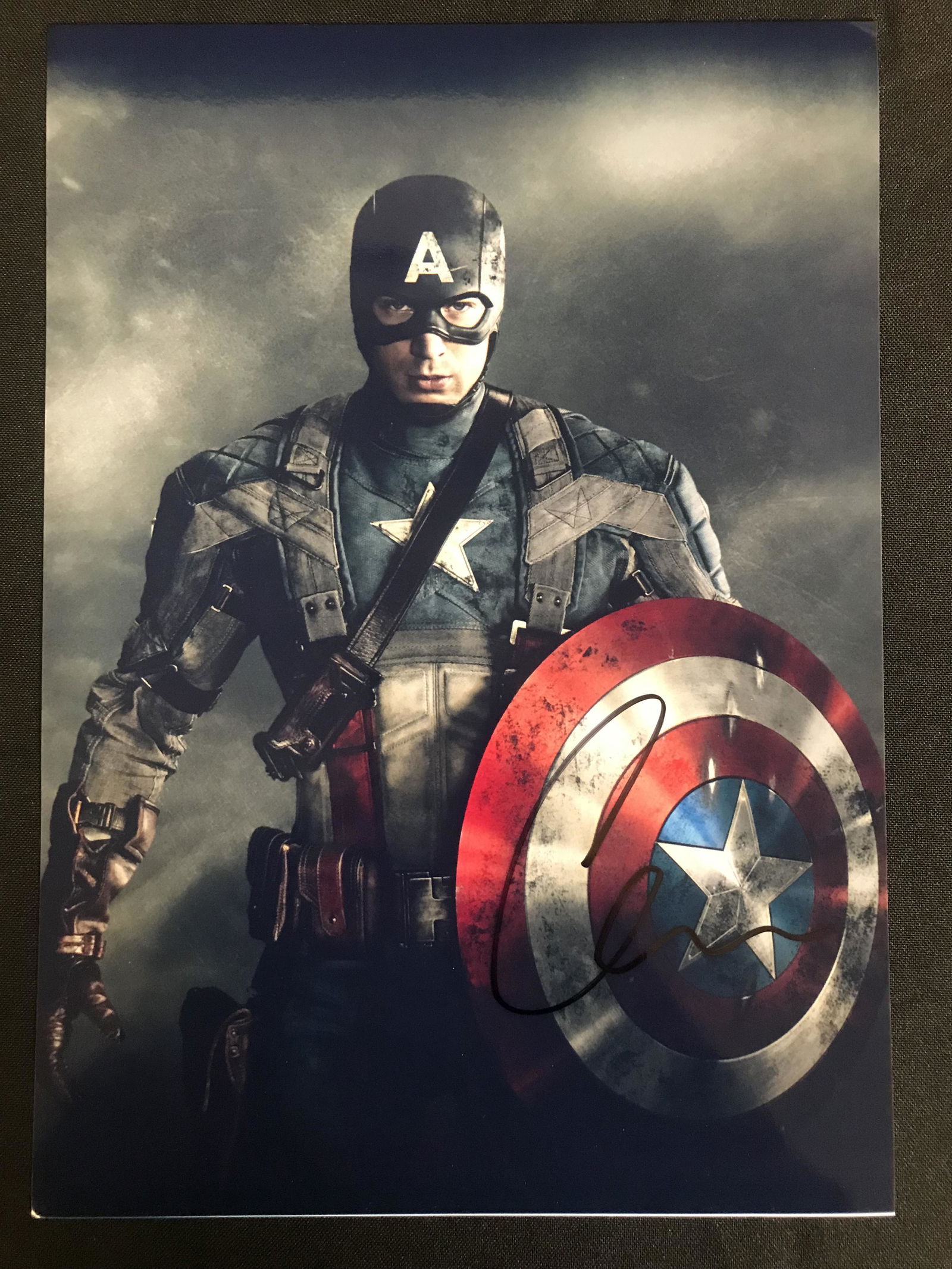 CHRIS EVANS SIGNED 8X10 PHOTO (RA COA) (1 of 2)