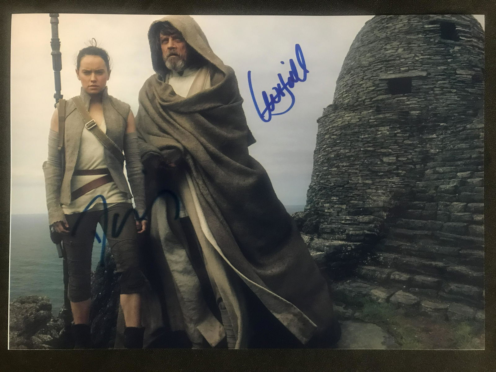 DAISY RIDLEY AND MARK HAMILL SIGNED STAR WARS 8 X 10 (RA COA) (1 of 2)