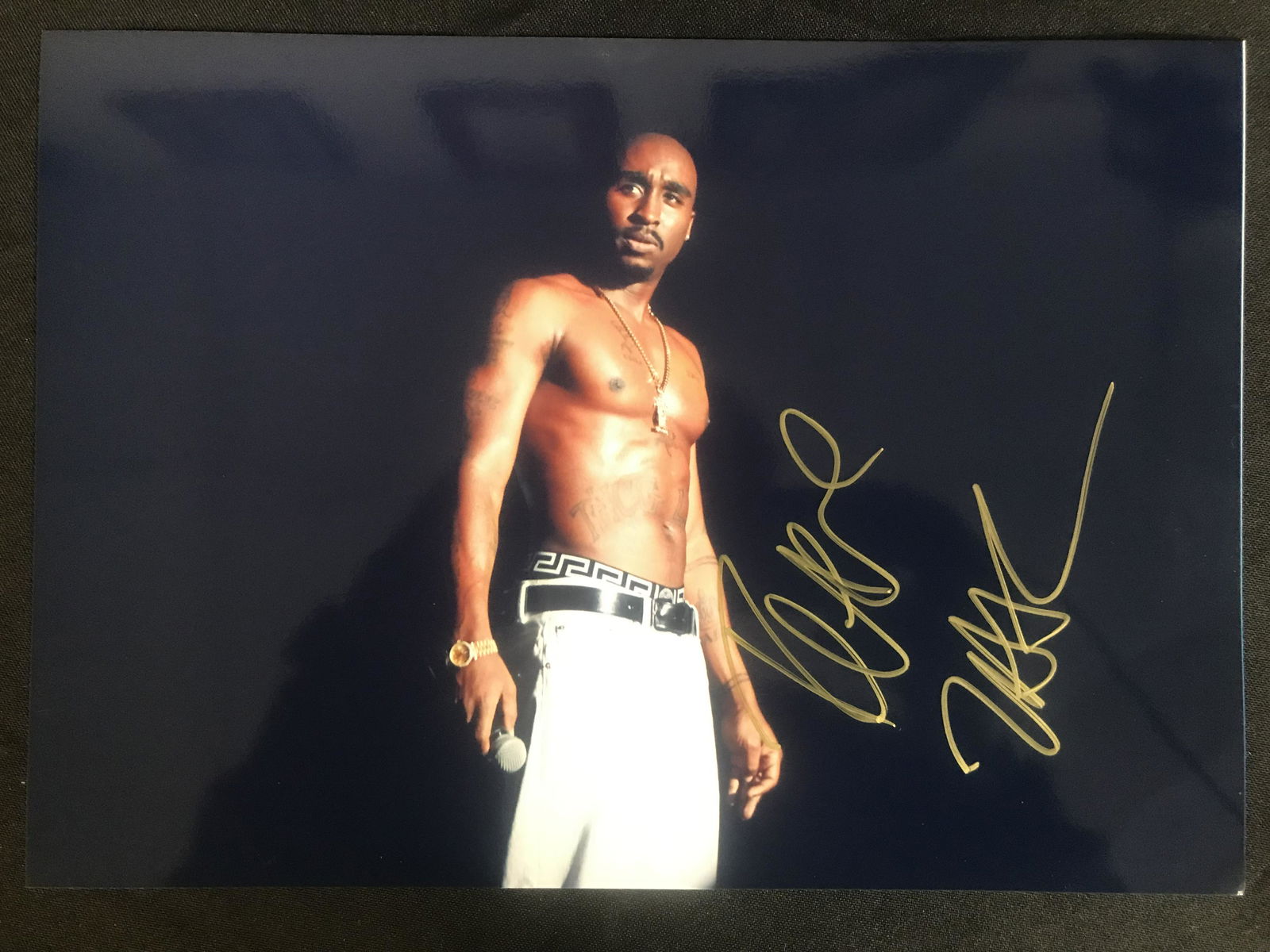 TUPAC SHAKUR SIGNED 8X10 PHOTO (RA COA) (1 of 2)