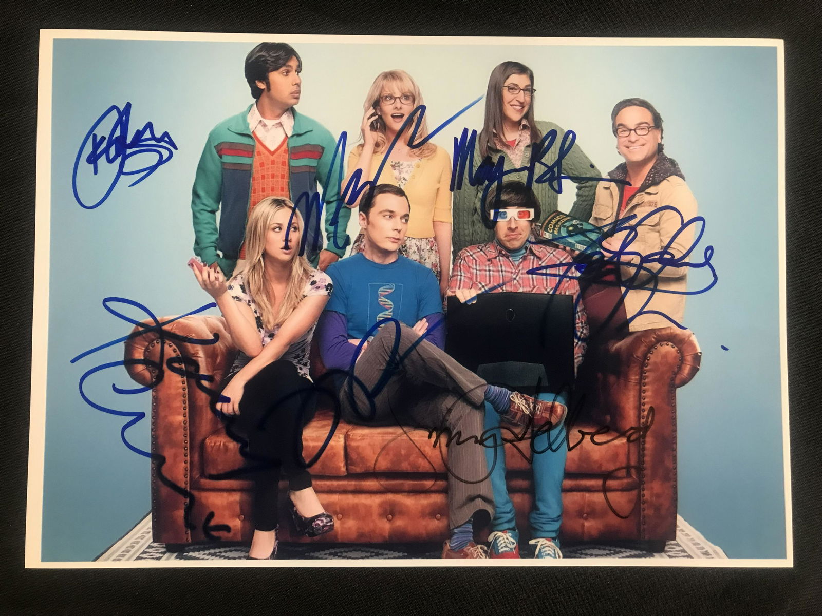 THE BIG BANG THEORY CAST SIGNED 8 X 10 (RA COA) (1 of 2)