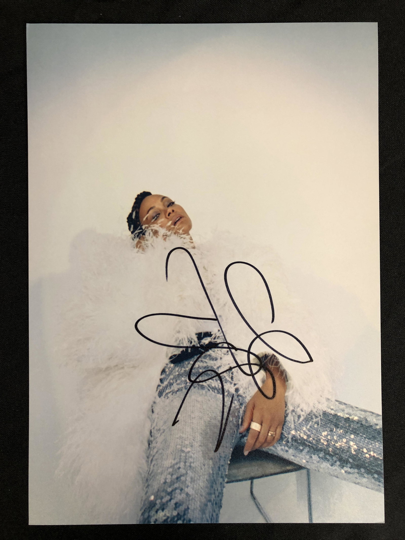 RIHANNA SIGNED 8 X 10 (RA COA): RIHANNA SIGNED 8 X 10 (RA COA)