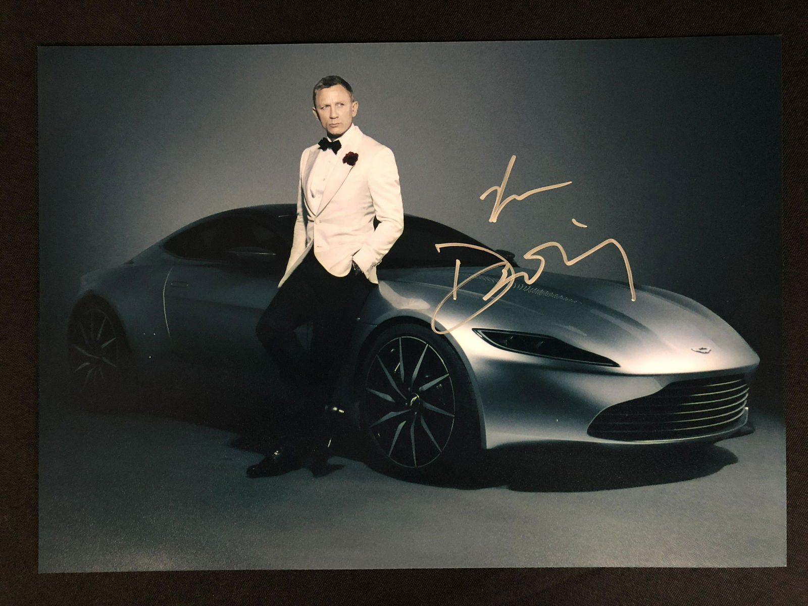 DANIEL CRAIG SIGNED JAMES BOND 8 X 10 (RA COA) (1 of 2)
