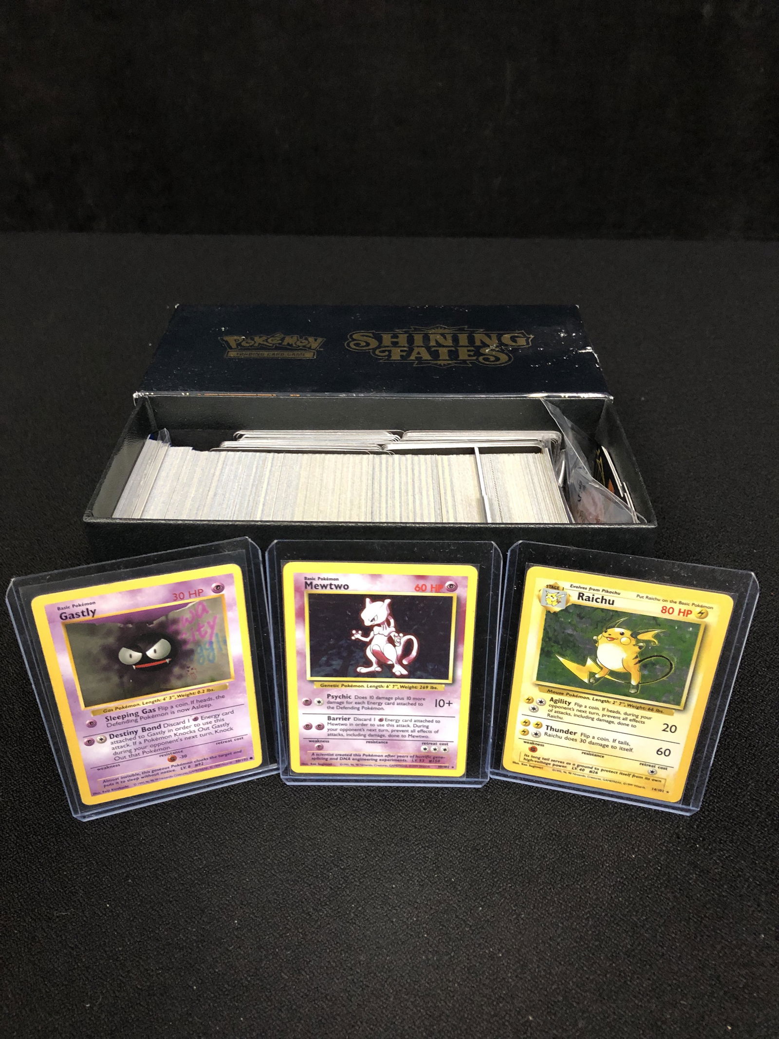 POKEMON HIDDEN FATES TRADING CARDS LOT (1 of 2)