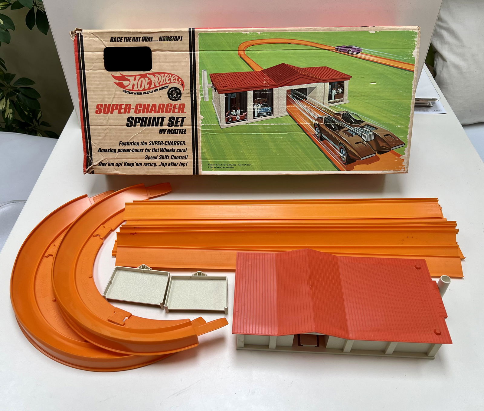 MINT IN BOX VINTAGE MATTEL HOT WHEELS SUPER CHARGER SPRINT SET (1 of 1)