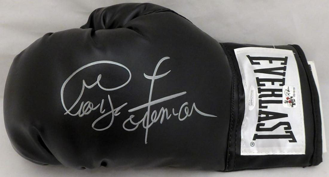 GEORGE FOREMAN SIGNED EVERLAST BOXING GLOVE (JSA COA) (1 of 3)