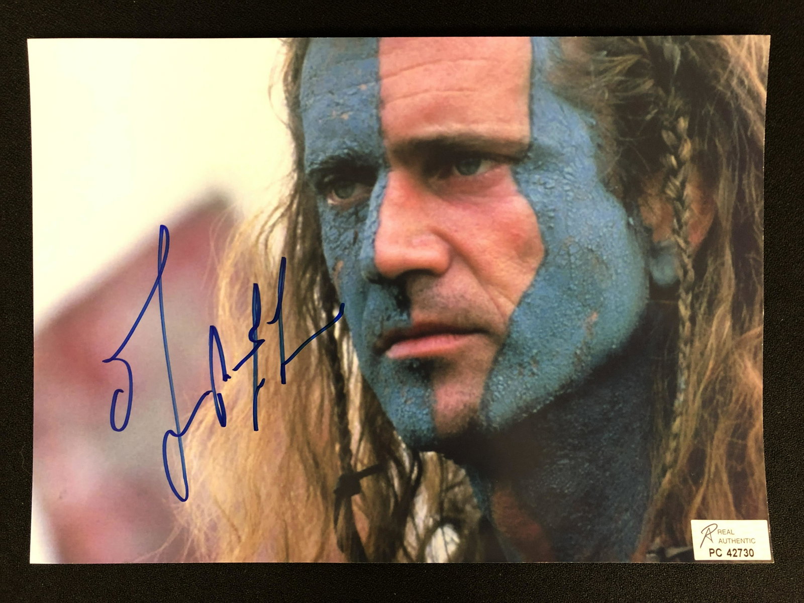 MEL GIBSON SIGNED BRAVEHART 8 X 10 (RA COA): MEL GIBSON SIGNED BRAVEHART 8 X 10 (RA COA)