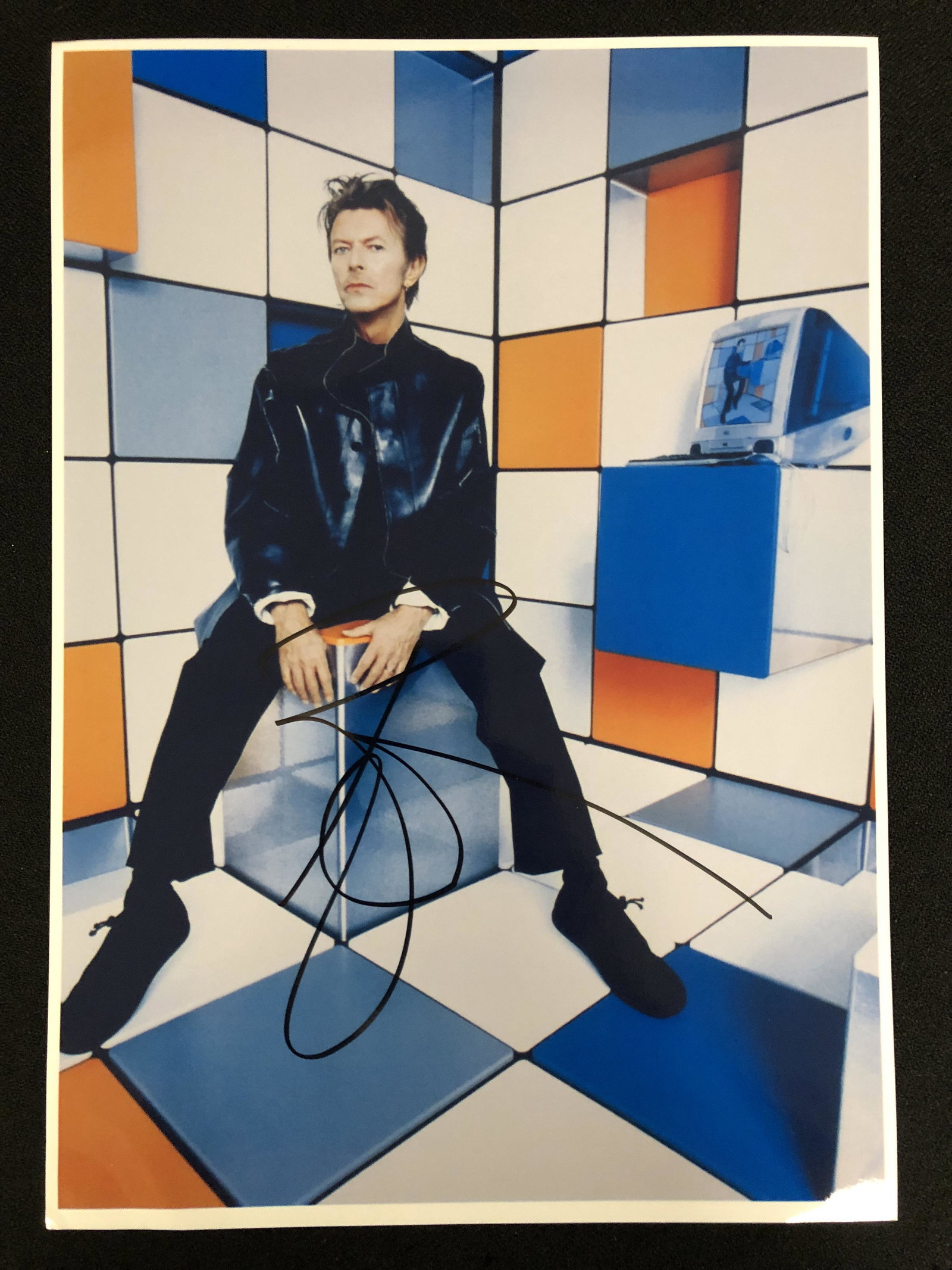 DAVID BOWIE SIGNED 8 X 10 (RA COA) (1 of 2)