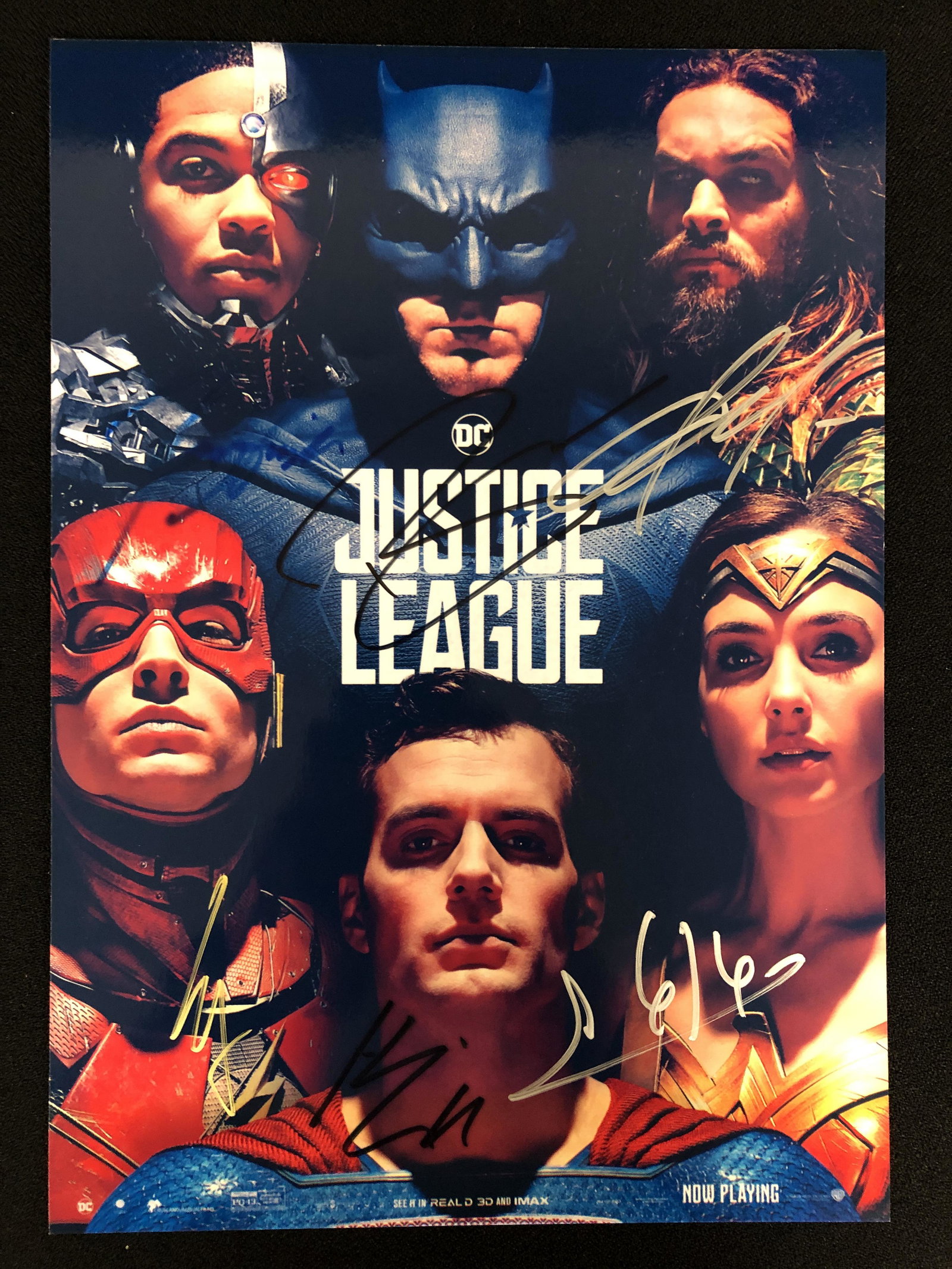 JUSTICE LEAGUE CAST SIGNED 8 X 10 (RA COA): JUSTICE LEAGUE CAST SIGNED 8 X 10 (RA COA)