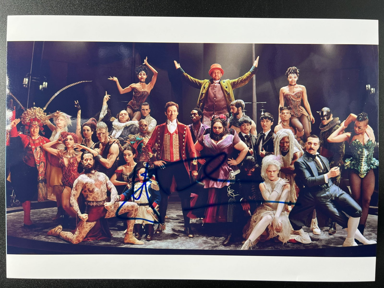HUGH JACKMAN SIGNED THE ENTERTAINER 8 X 10 (RA COA): HUGH JACKMAN SIGNED THE ENTERTAINER 8 X 10 (RA COA)