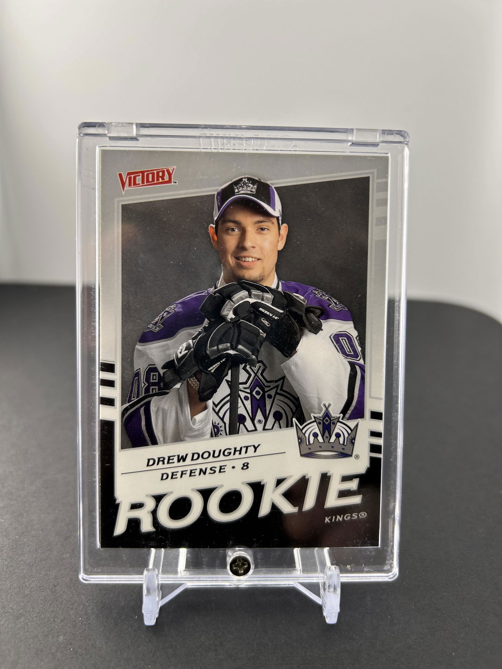 2008-09 UD VICTORY No. 325 DREW DOUGHTY ROOKIE CARD (1 of 2)