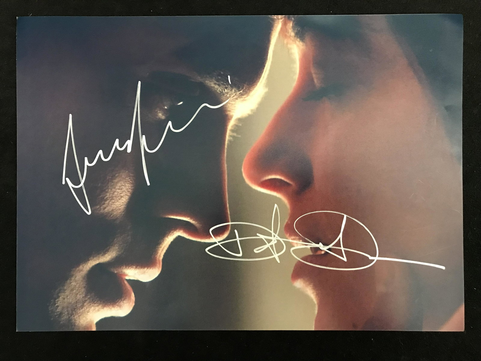 JAMIE DORMAN AND DAKOTA JOHNSON DEAL SIGNED 50 SHADES OF GREY 8 X 10 (RA COA): JAMIE DORMAN AND DAKOTA JOHNSON DEAL SIGNED 50 SHADES OF GREY 8 X 10 (RA COA)
