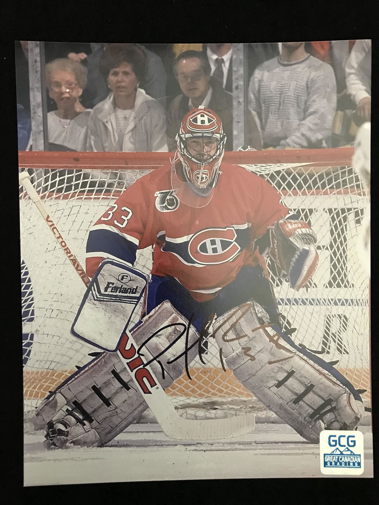 PATRICK ROY SIGNED MONTREAL CANADIANS 8 X 10 (GCG COA) (1 of 1)