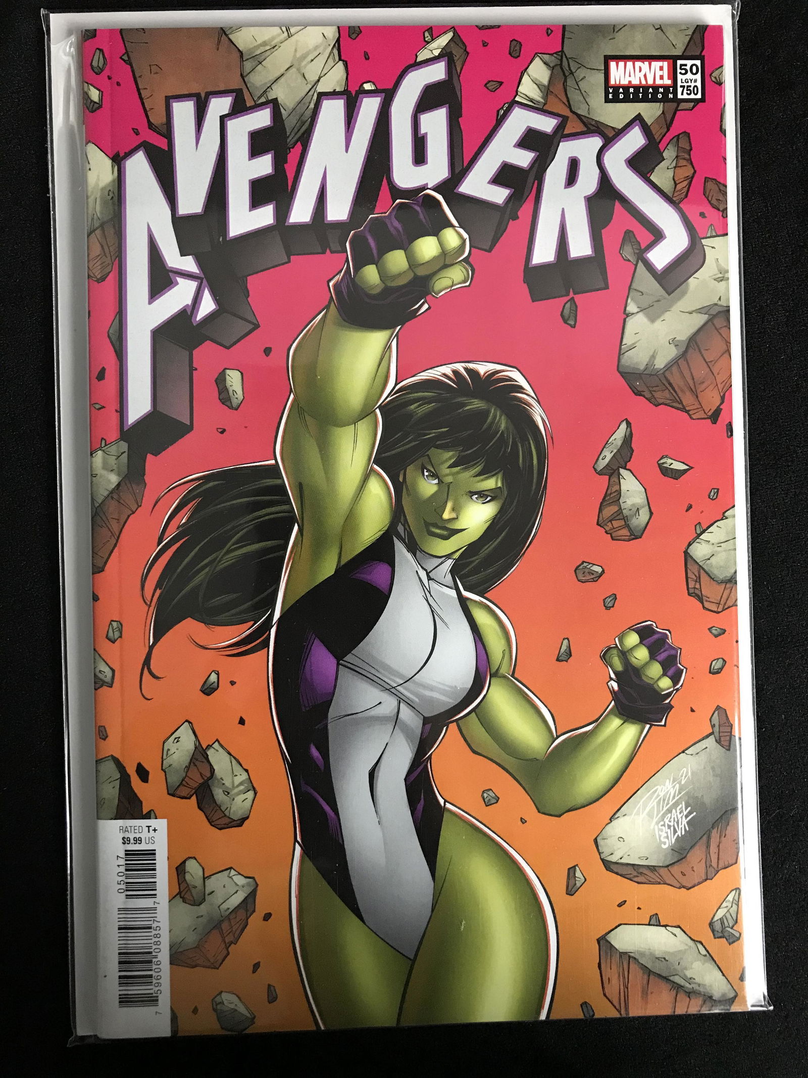 MARVEL COMIS AVENGERS NO.50 VARIANT COVER (1 of 1)