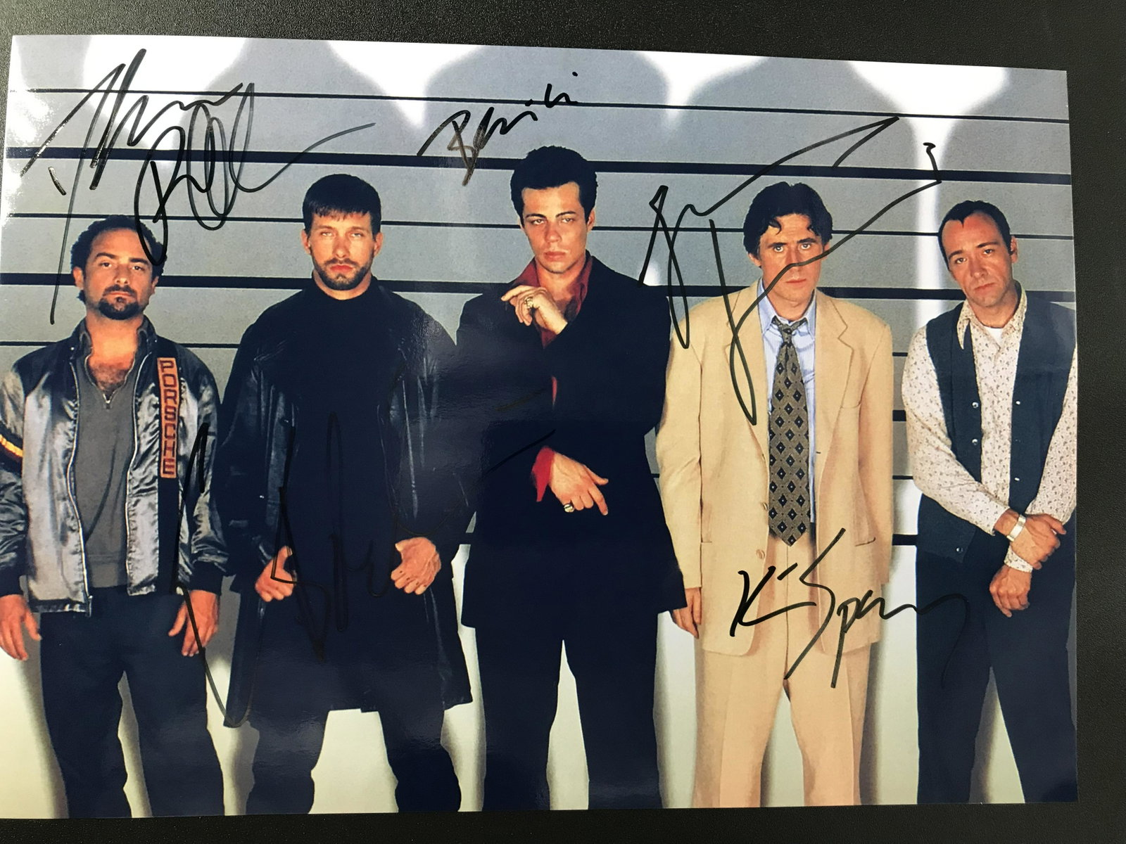 THE USUAL SUSPECTS CAST SIGNED 8 X 10 (RA COA): THE USUAL SUSPECTS CAST SIGNED 8 X 10 (RA COA)