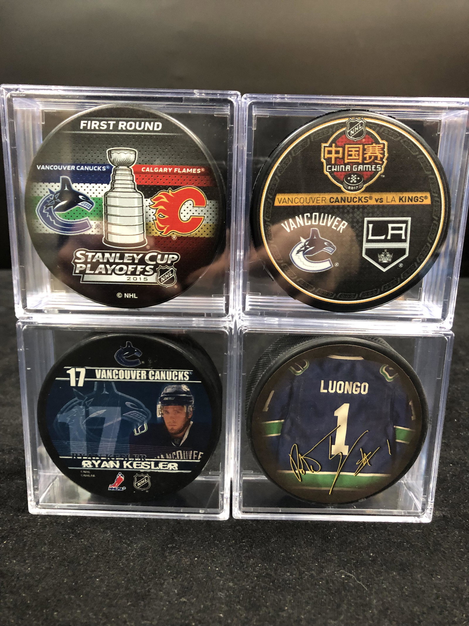 VANCOUVER CANUCKS COLLECTOR HOCKEY PUCK LOT: VANCOUVER CANUCKS COLLECTOR HOCKEY PUCK LOT