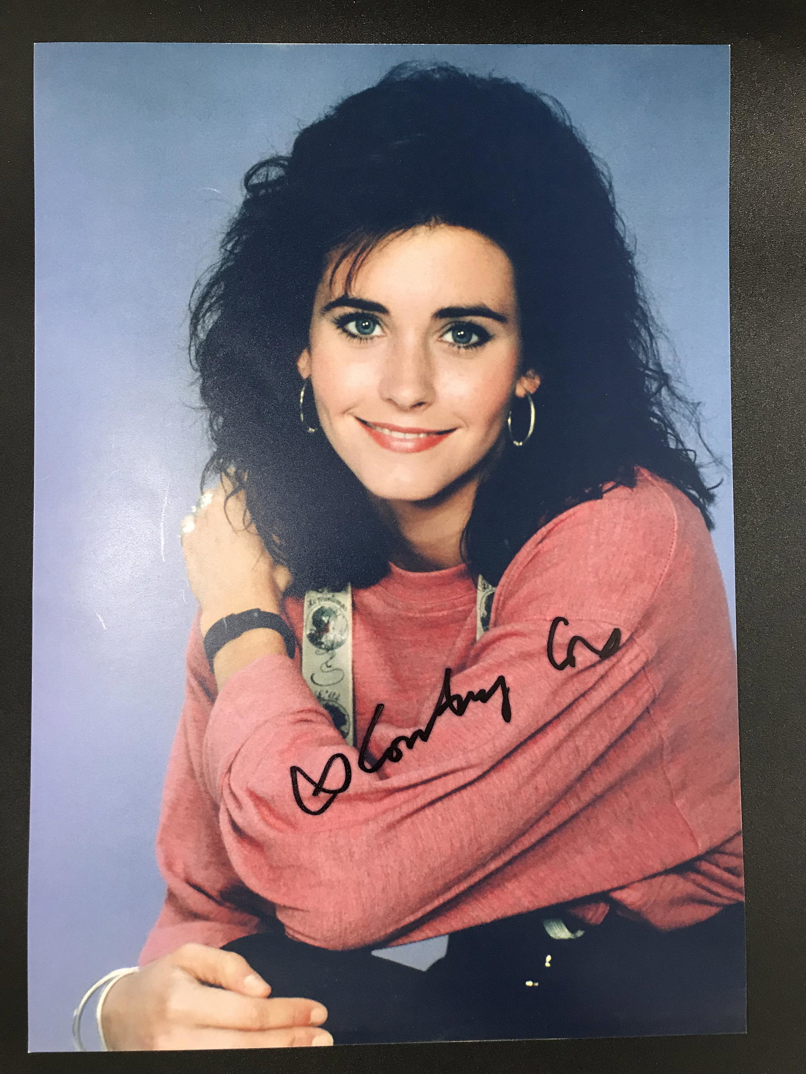 COURTNEY COX SIGNED 8 X 10 (RA COA): COURTNEY COX SIGNED 8 X 10 (RA COA)