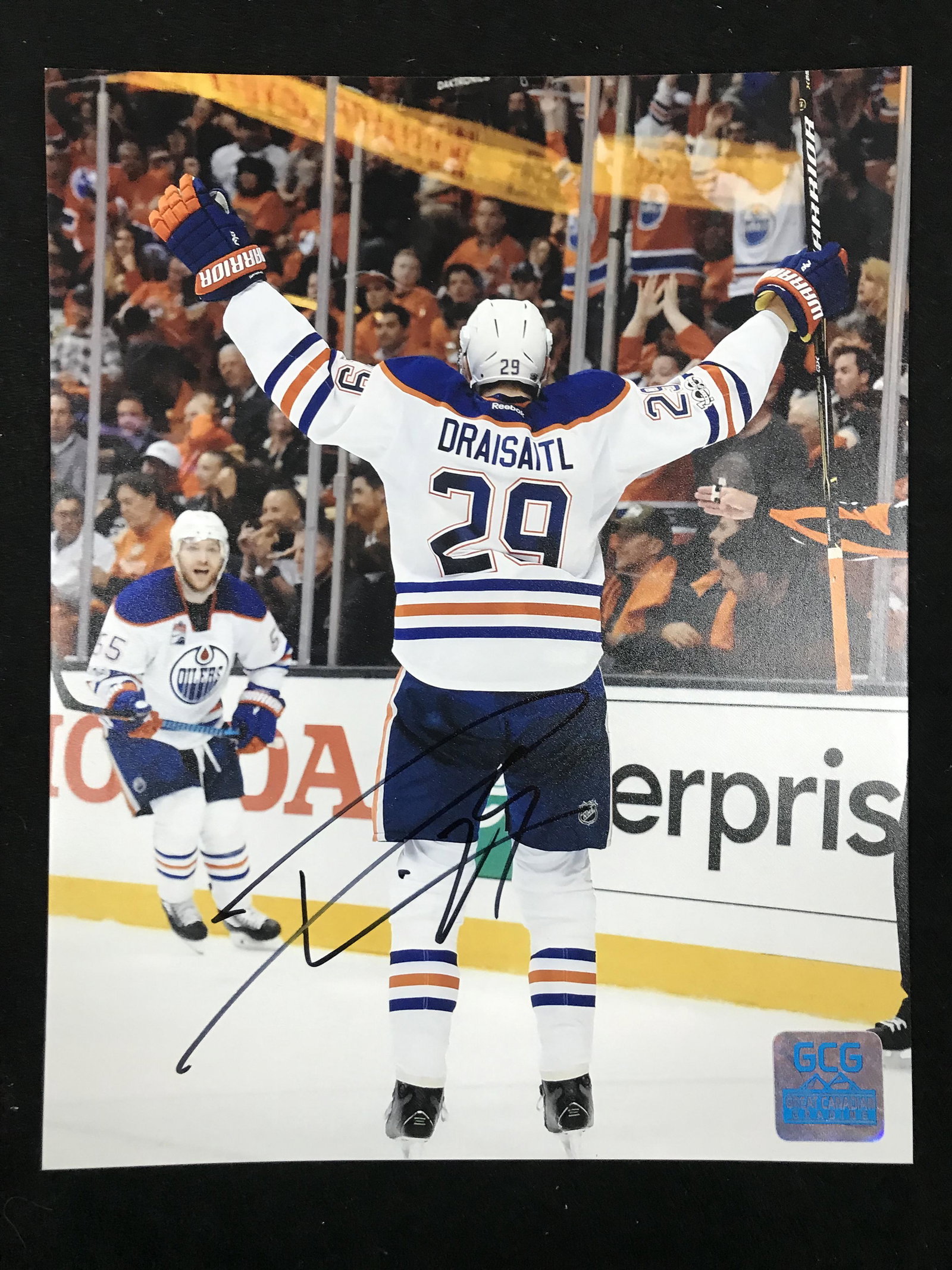 LEON DRAISAITL SIGNED OILERS 8 X 10 (GCG COA): LEON DRAISAITL SIGNED OILERS 8 X 10 (GCG COA)