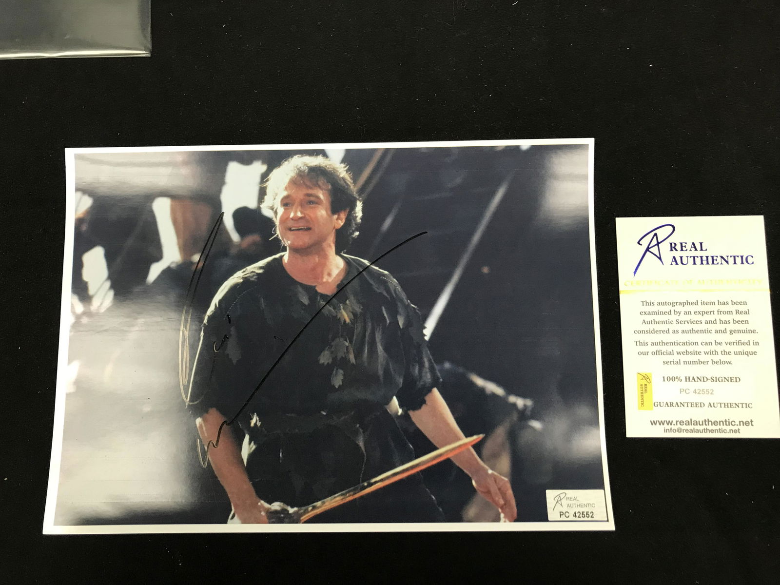 ROBIN WILLIAMS SIGNED HOOK 8 X 10 (RA COA) (1 of 1)