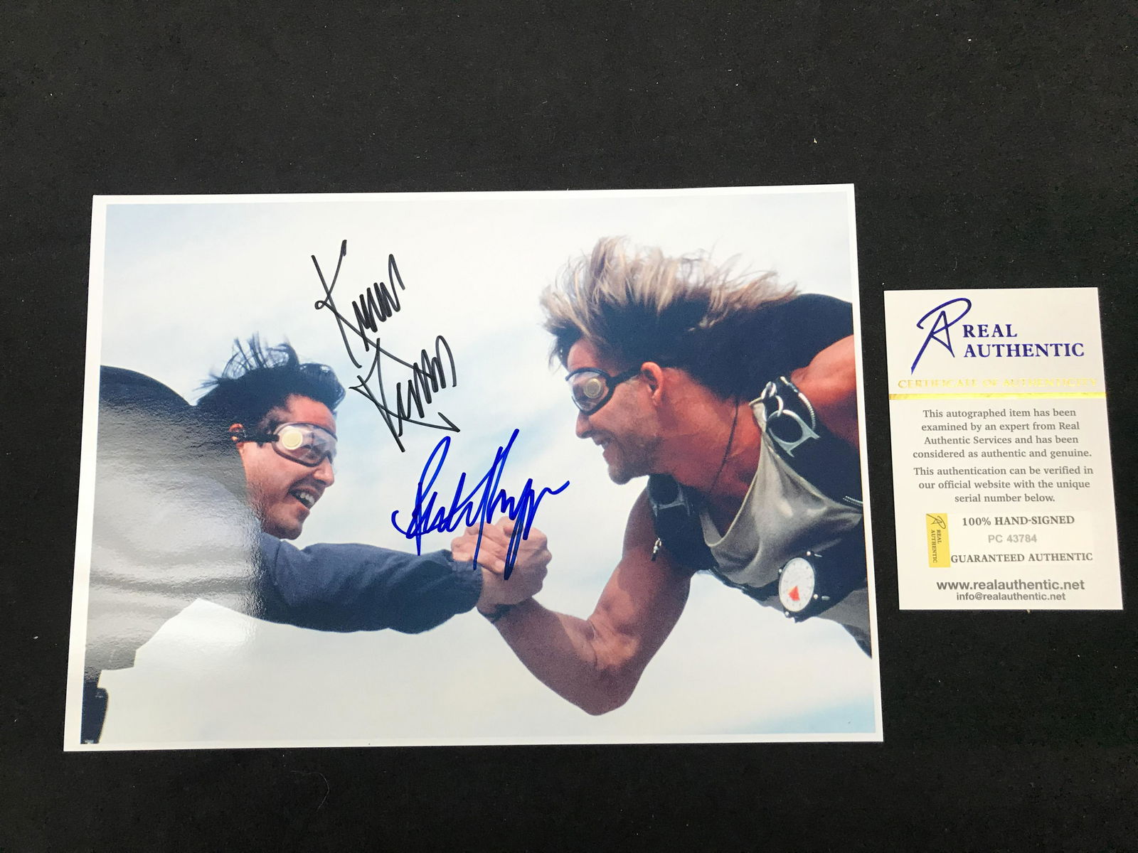 KEANU REEVES AND PATRICK SWAYZE SIGNED POINT BREAK 8 X 10 (RA COA) (1 of 1)